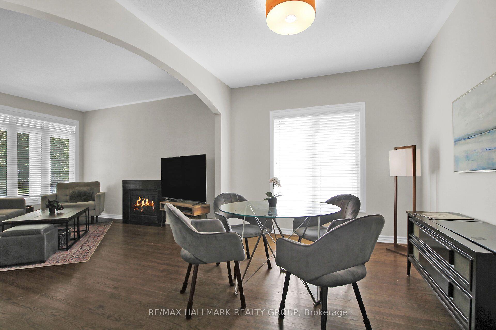Photo 11 of 104 Strathcarron Crescent, Ottawa, Kanata - Morgan's Grant/South March — HOMEH