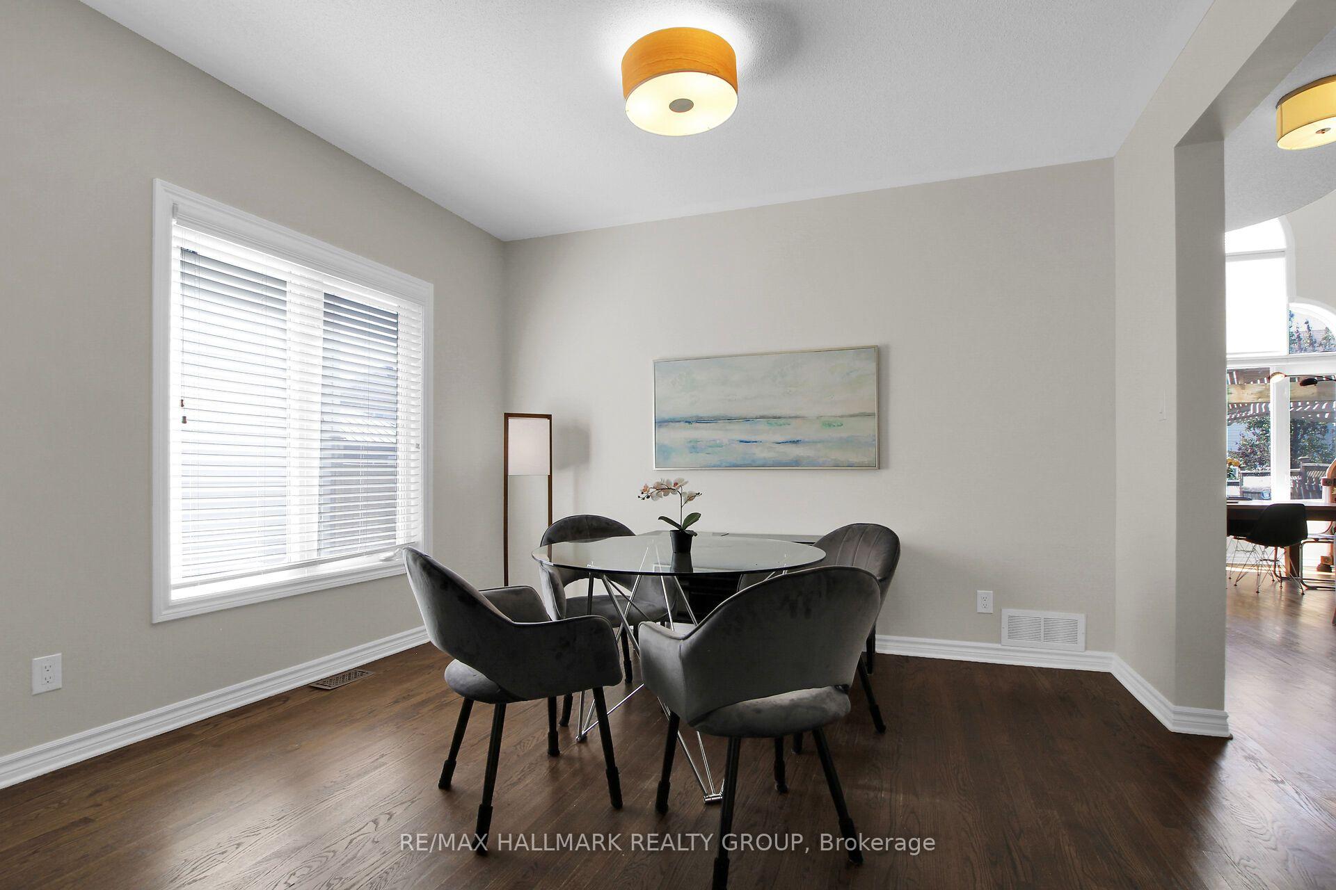 Photo 13 of 104 Strathcarron Crescent, Ottawa, Kanata - Morgan's Grant/South March — HOMEH
