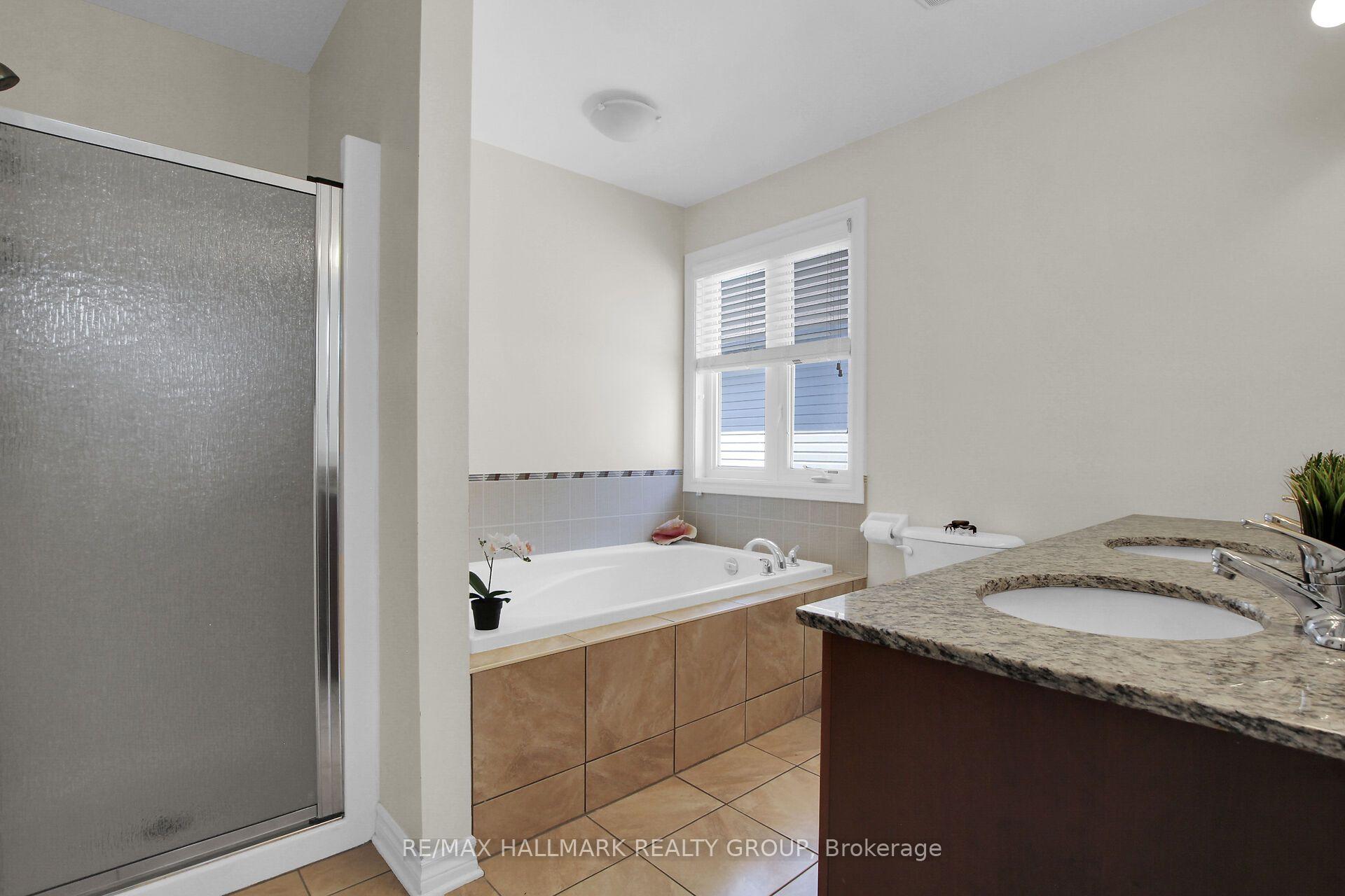 Photo 28 of 104 Strathcarron Crescent, Ottawa, Kanata - Morgan's Grant/South March — HOMEH