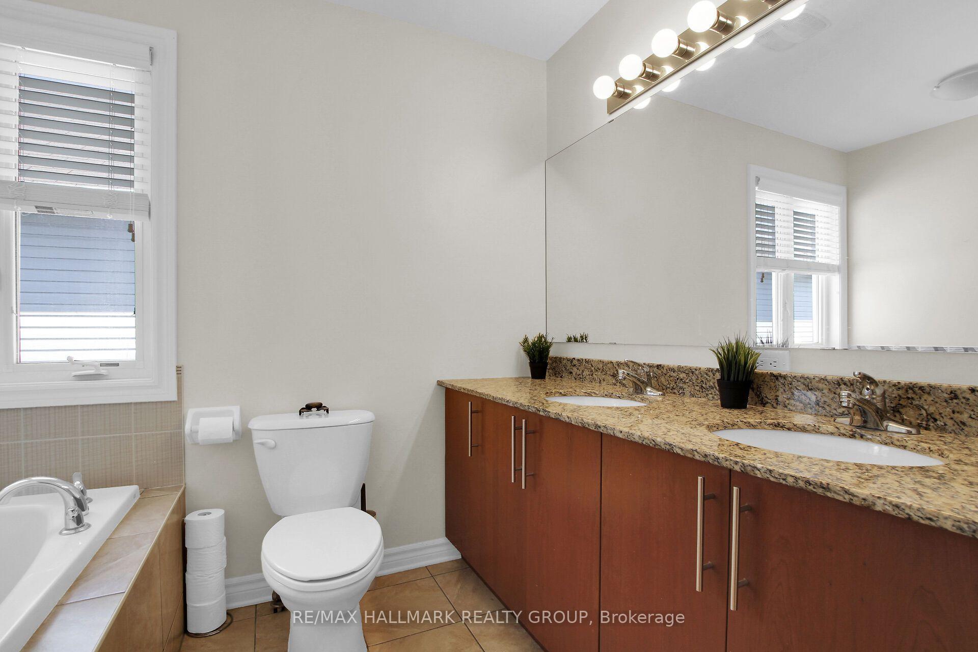Photo 29 of 104 Strathcarron Crescent, Ottawa, Kanata - Morgan's Grant/South March — HOMEH