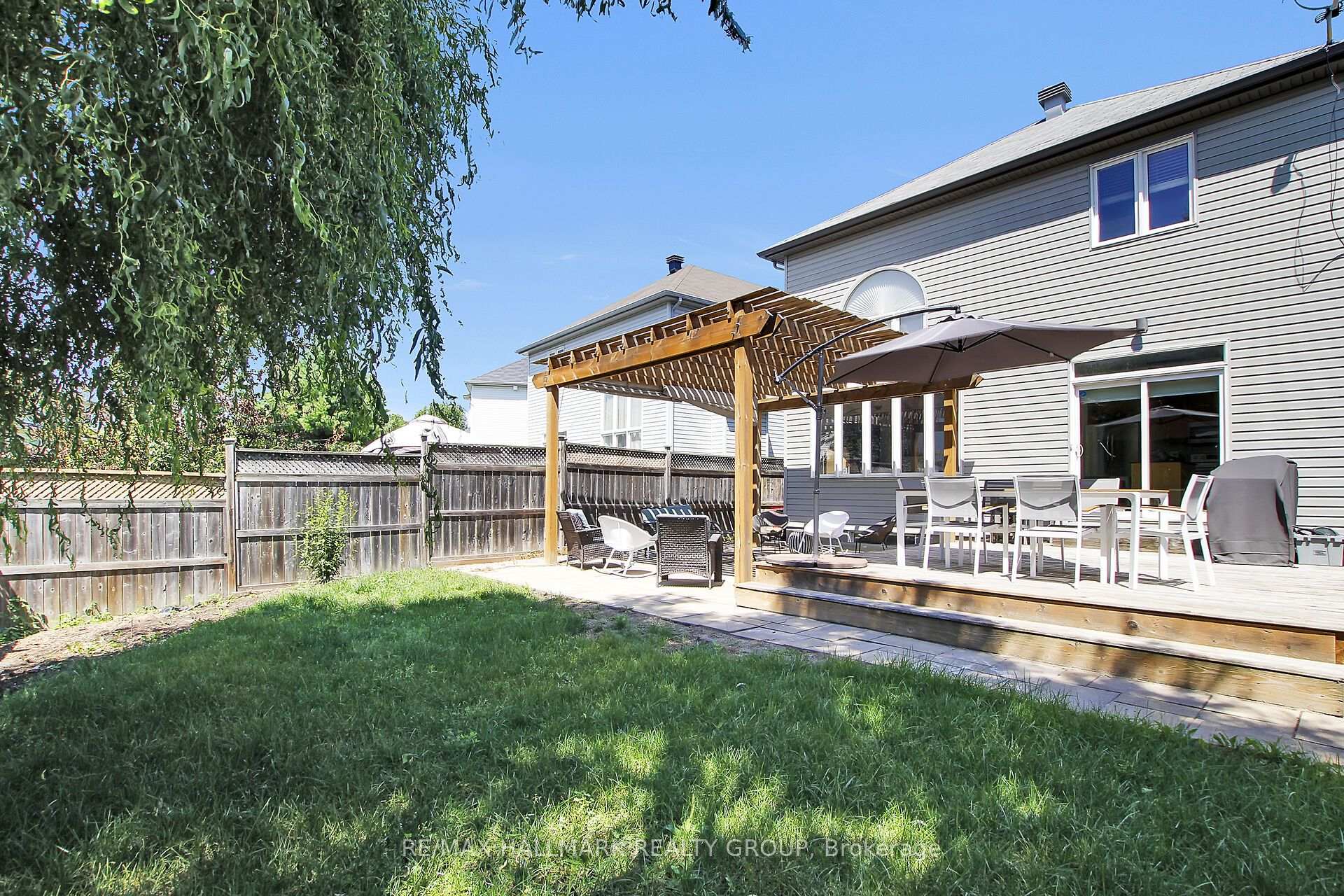 Photo 43 of 104 Strathcarron Crescent, Ottawa, Kanata - Morgan's Grant/South March — HOMEH