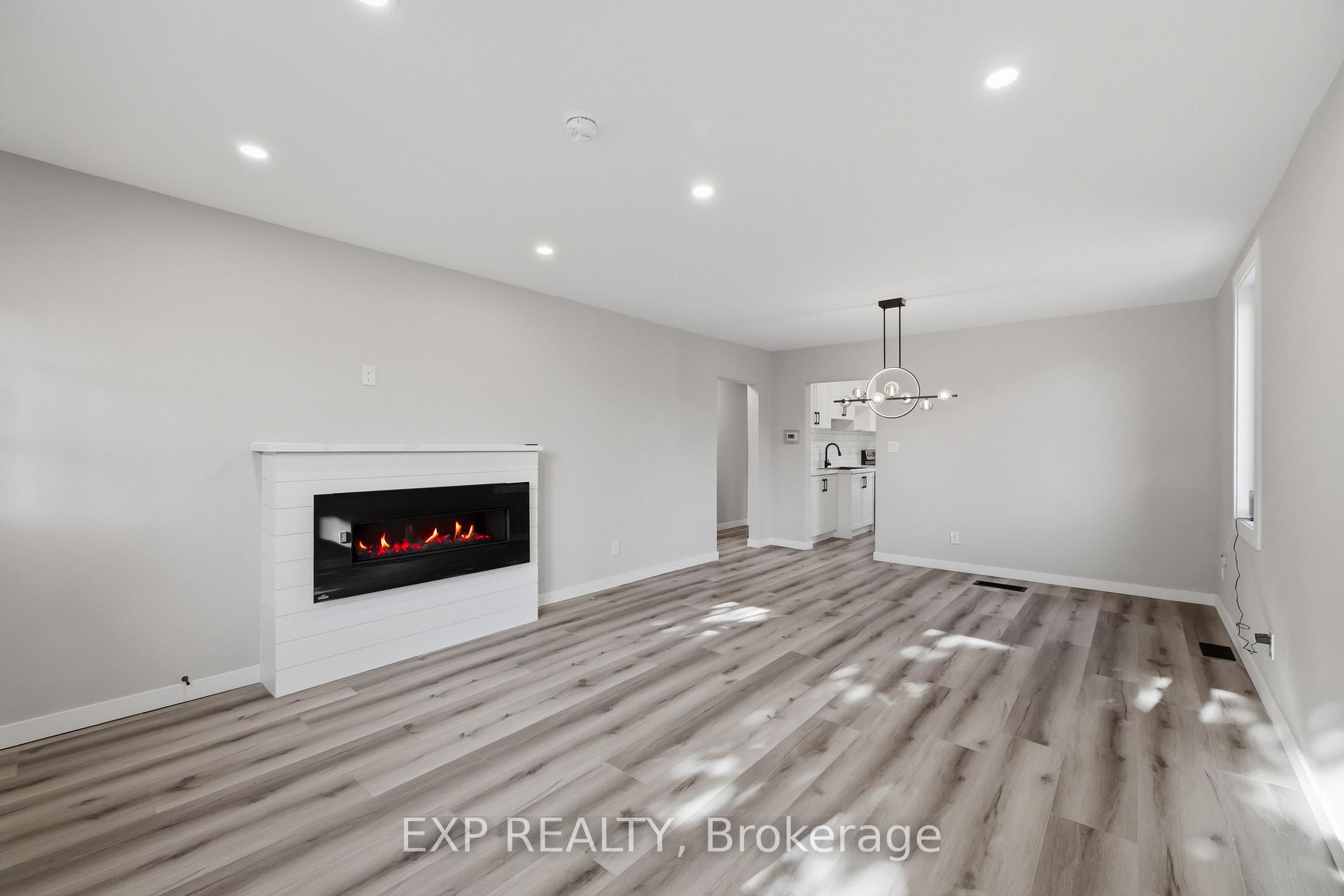 Photo 4 of 70 Mackay Avenue, London, South E — HOMEH