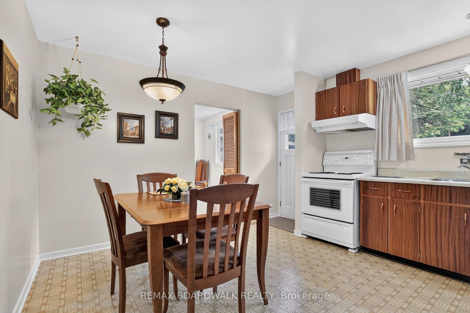 Photo 2 of 166 Dan Street, Arnprior, Arnprior — HOMEH