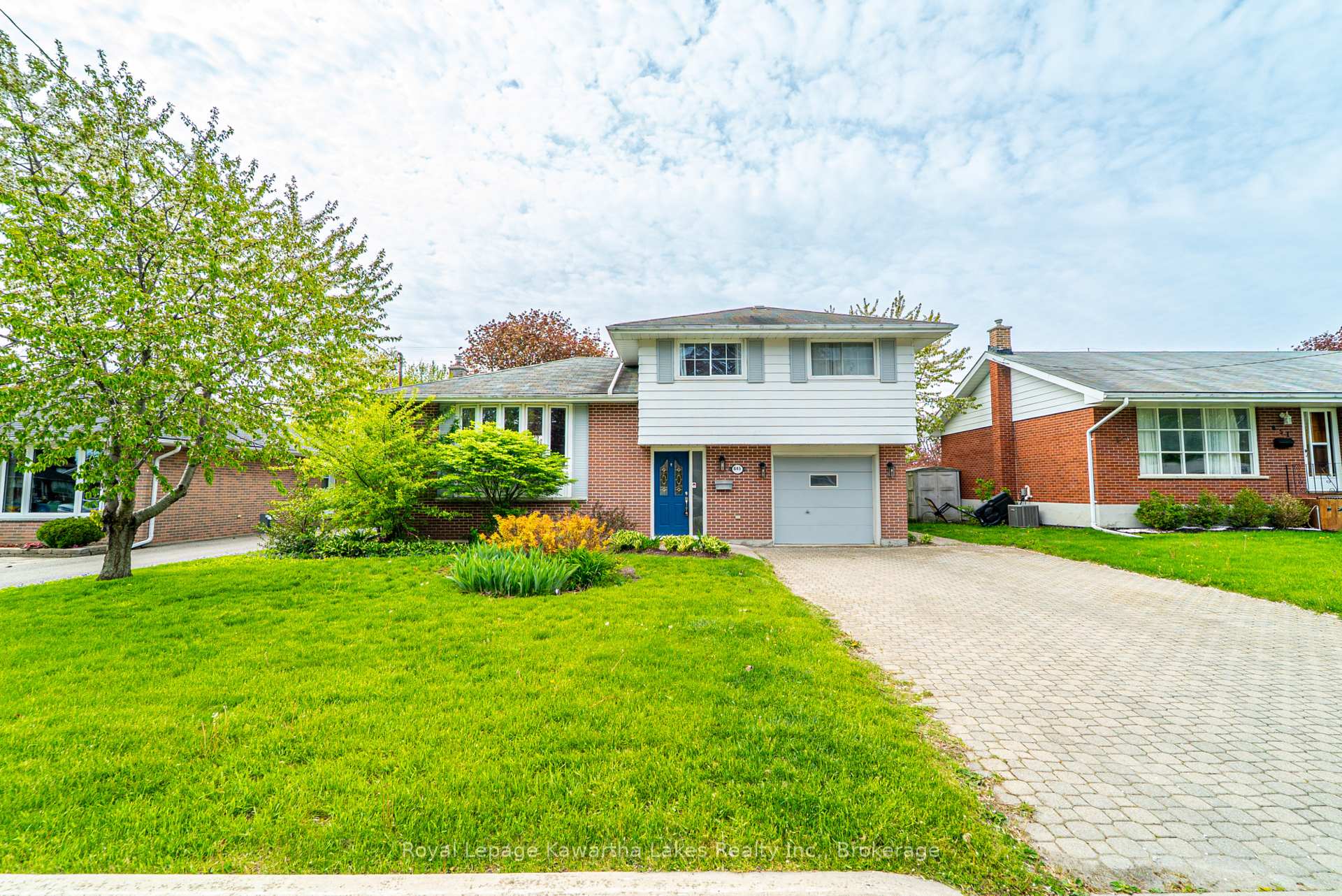 Photo 2 of 645 Hayden Crescent, Cobourg — HOMEH