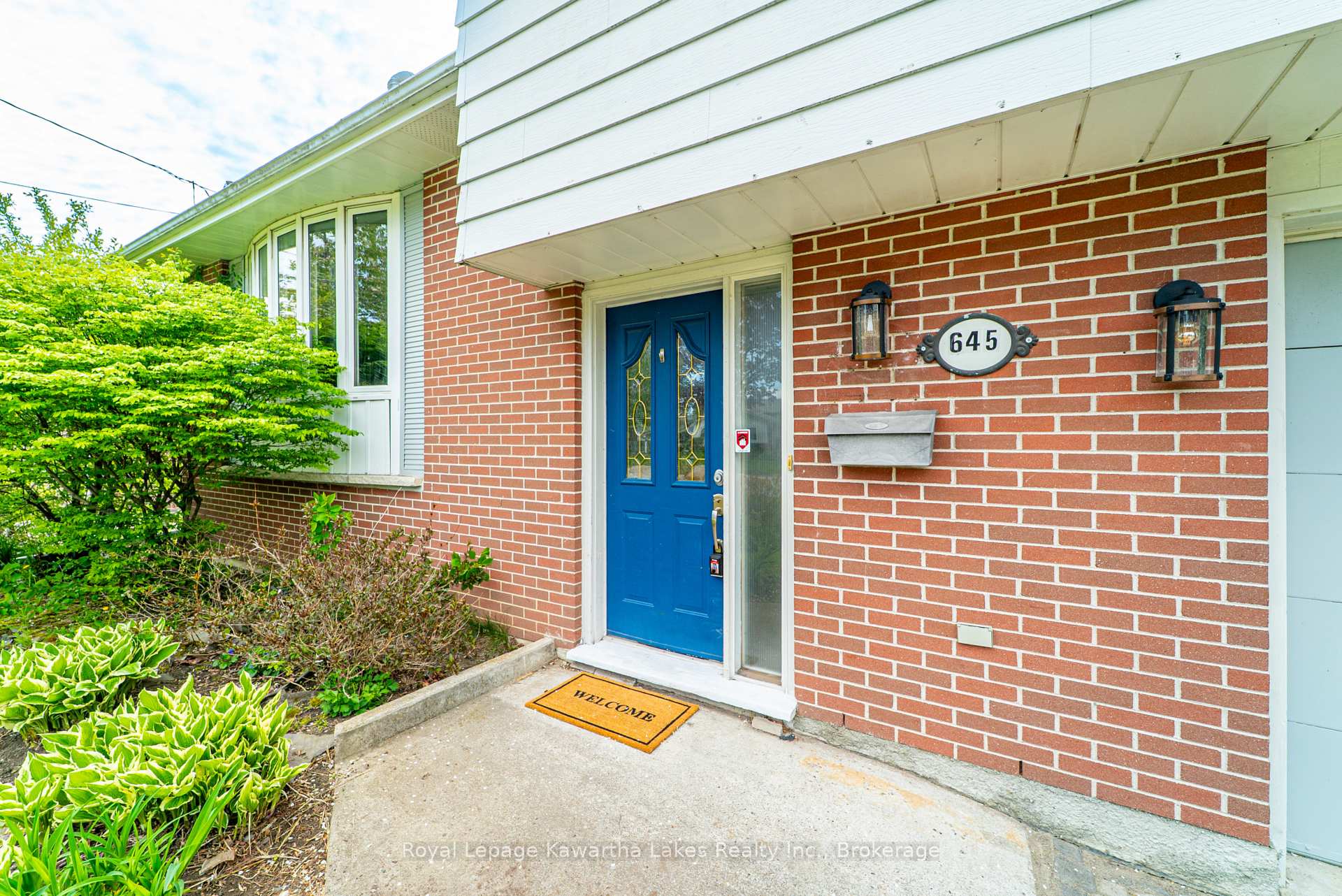 Photo 3 of 645 Hayden Crescent, Cobourg — HOMEH