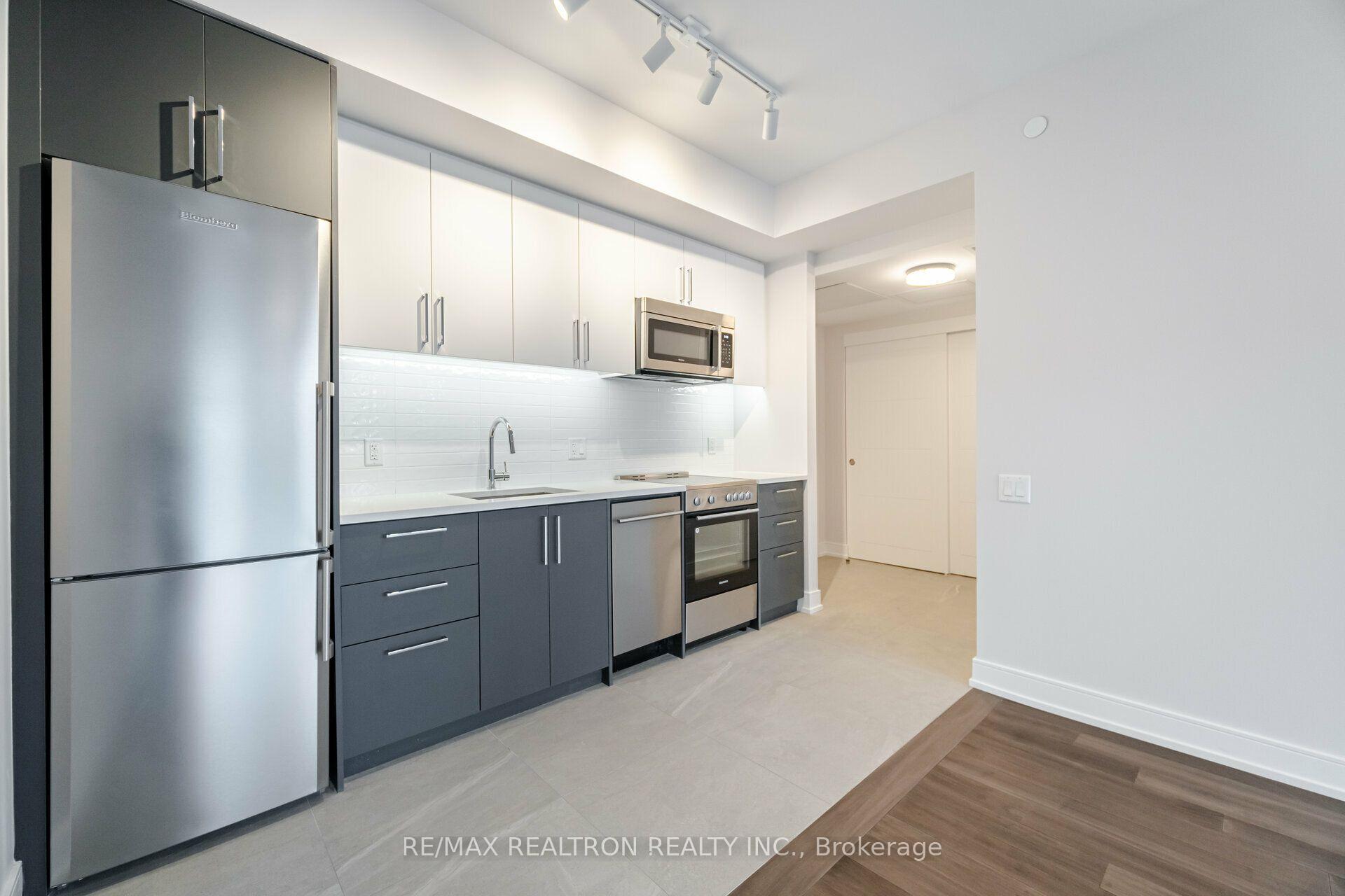Photo 4 of Unit 307, 2525 Bathurst Street, Toronto, Forest Hill North — HOMEH