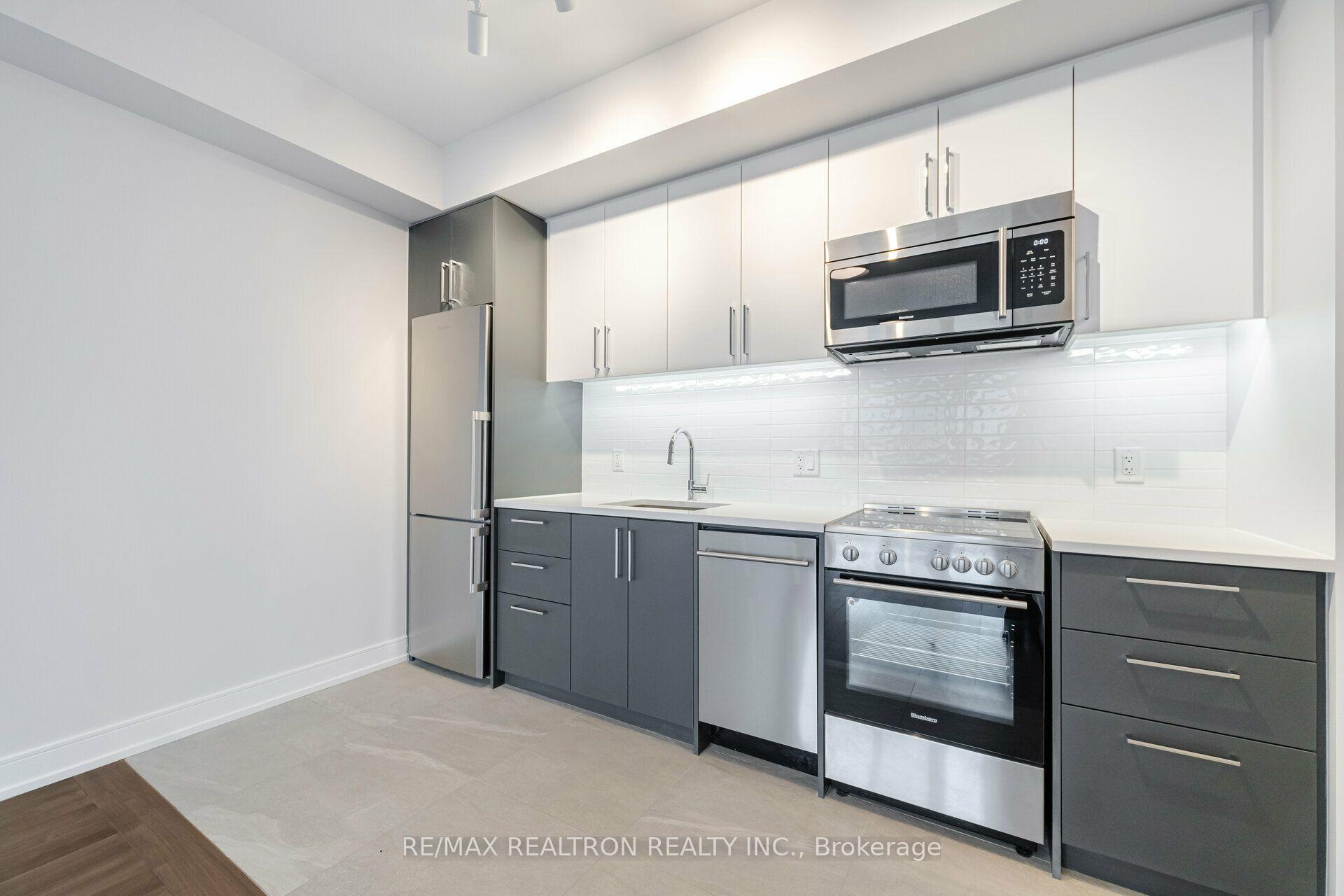 Photo 8 of Unit 307, 2525 Bathurst Street, Toronto, Forest Hill North — HOMEH