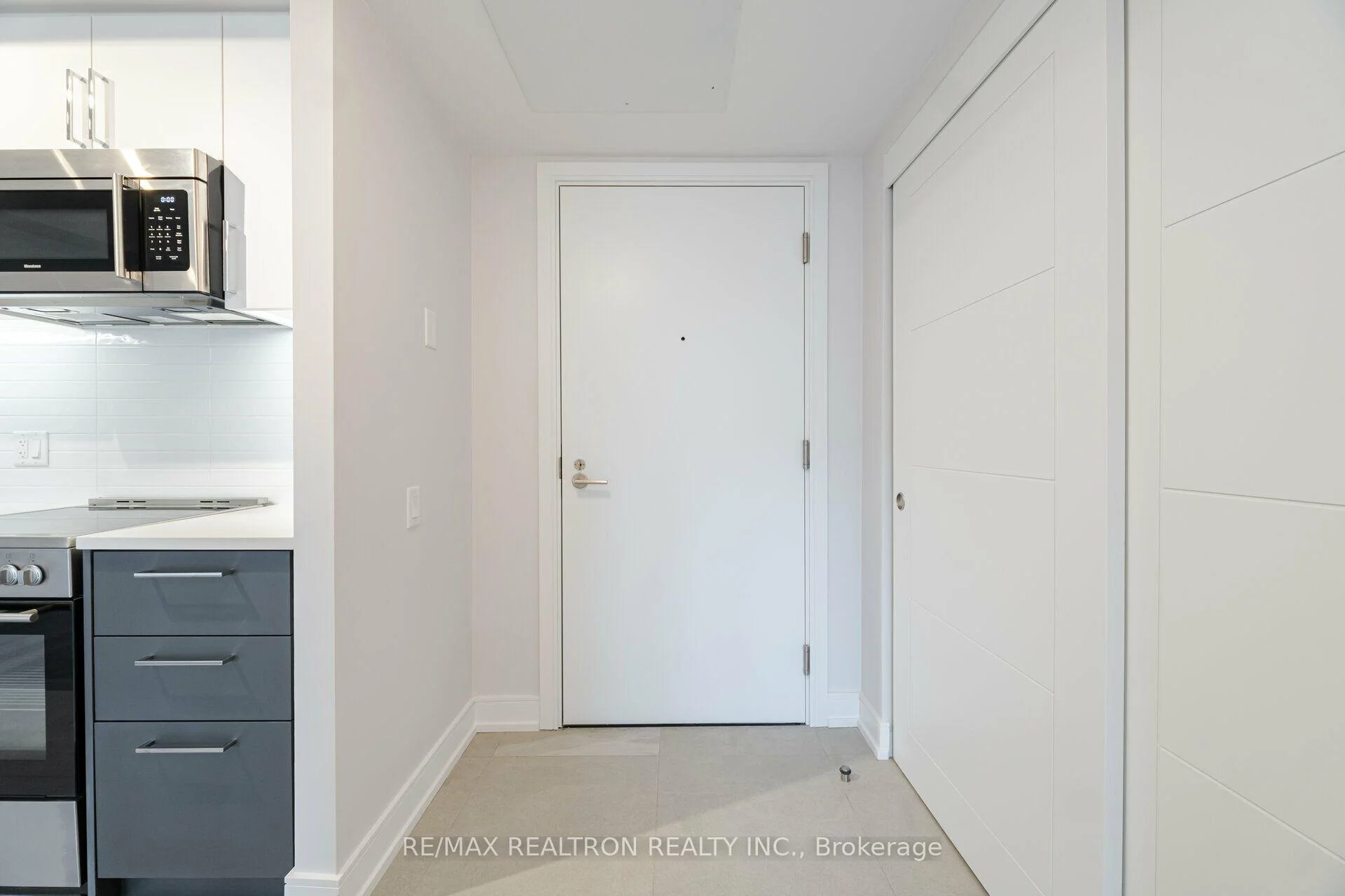 Photo 6 of Unit 307, 2525 Bathurst Street, Toronto, Forest Hill North — HOMEH