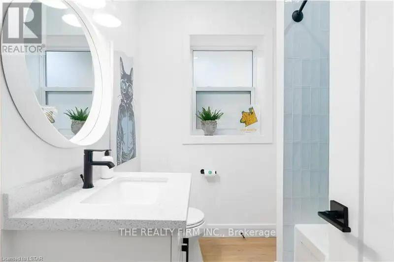 Photo 5 of Unit 3, 304 Oxford Street E, London, East B — HOMEH