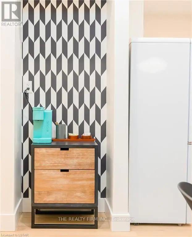 Photo 15 of Unit 3, 304 Oxford Street E, London, East B — HOMEH