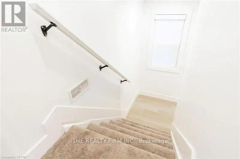 Photo 17 of Unit 3, 304 Oxford Street E, London, East B — HOMEH