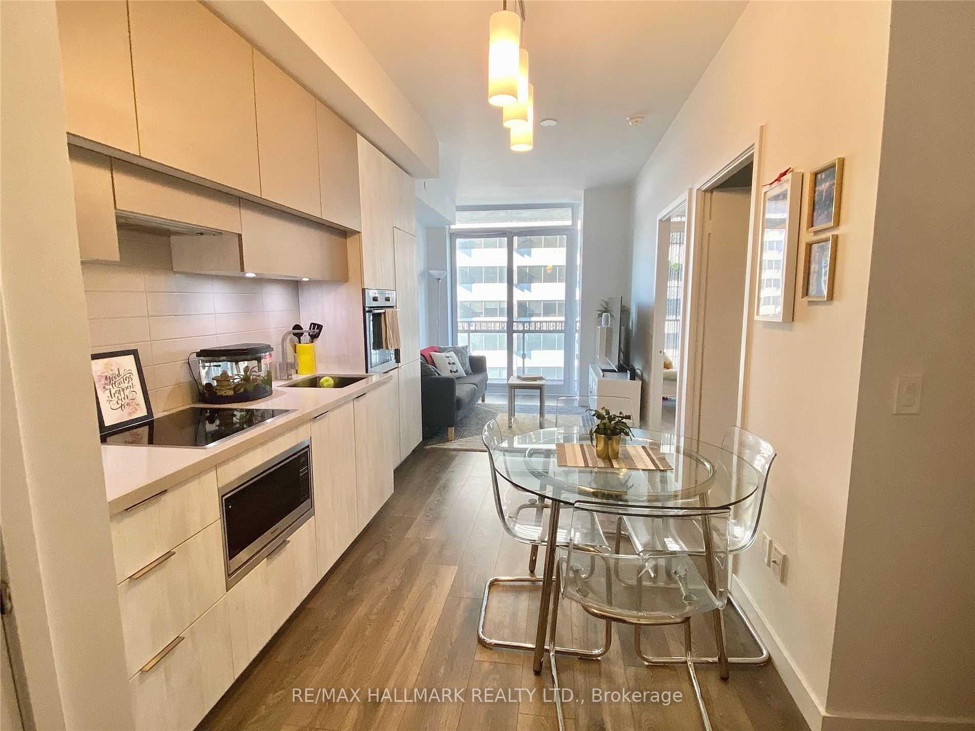 Photo 7 of Unit 604, 8 Eglinton Avenue E, Toronto, Mount Pleasant West — HOMEH