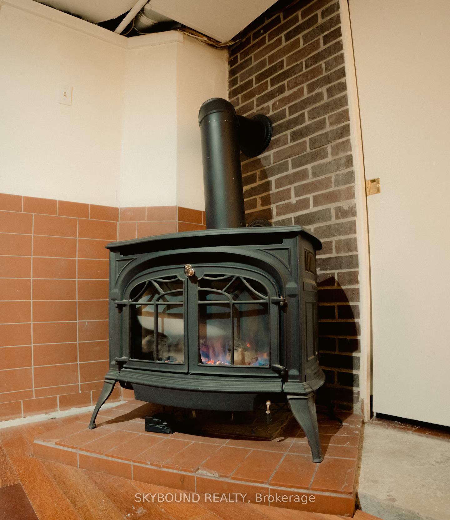 Photo 18 of 12 Ashby Place, Toronto, Moss Park — HOMEH