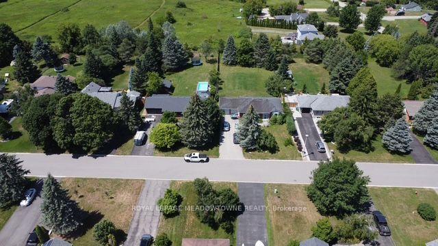 Photo 4 of 26 Davis Drive, Caledon, Alton — HOMEH