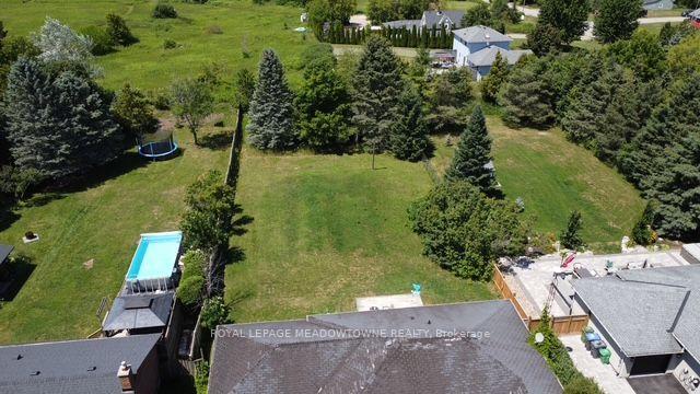 Photo 5 of 26 Davis Drive, Caledon, Alton — HOMEH