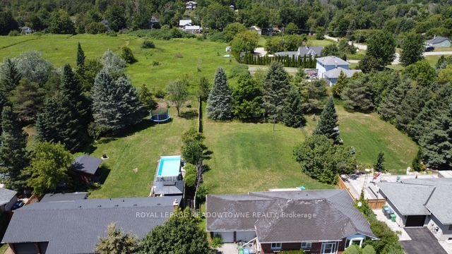 Photo 6 of 26 Davis Drive, Caledon, Alton — HOMEH
