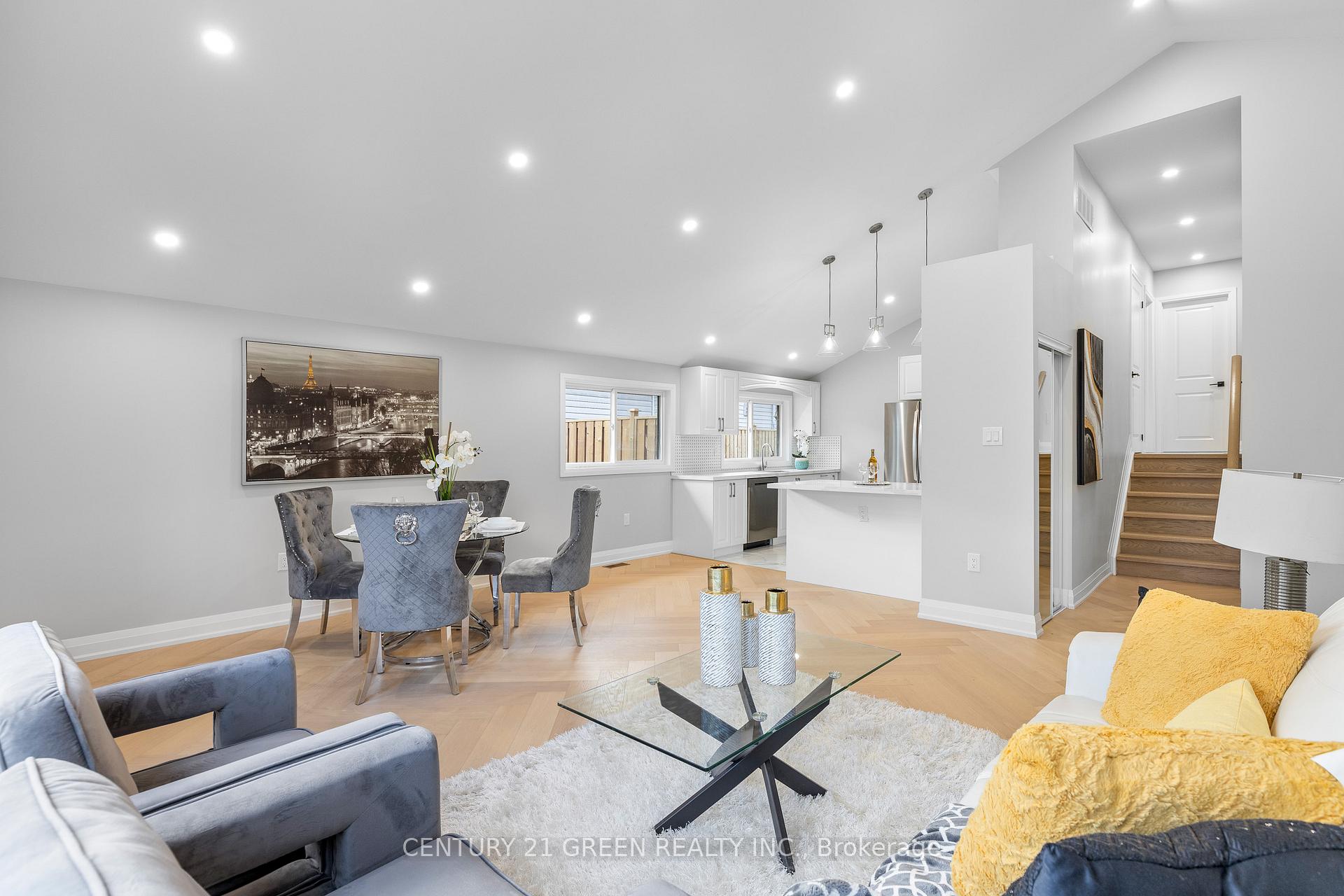 Photo 6 of Unit MAIN, 32 Brookridge Drive, Scarborough, Bendale — HOMEH