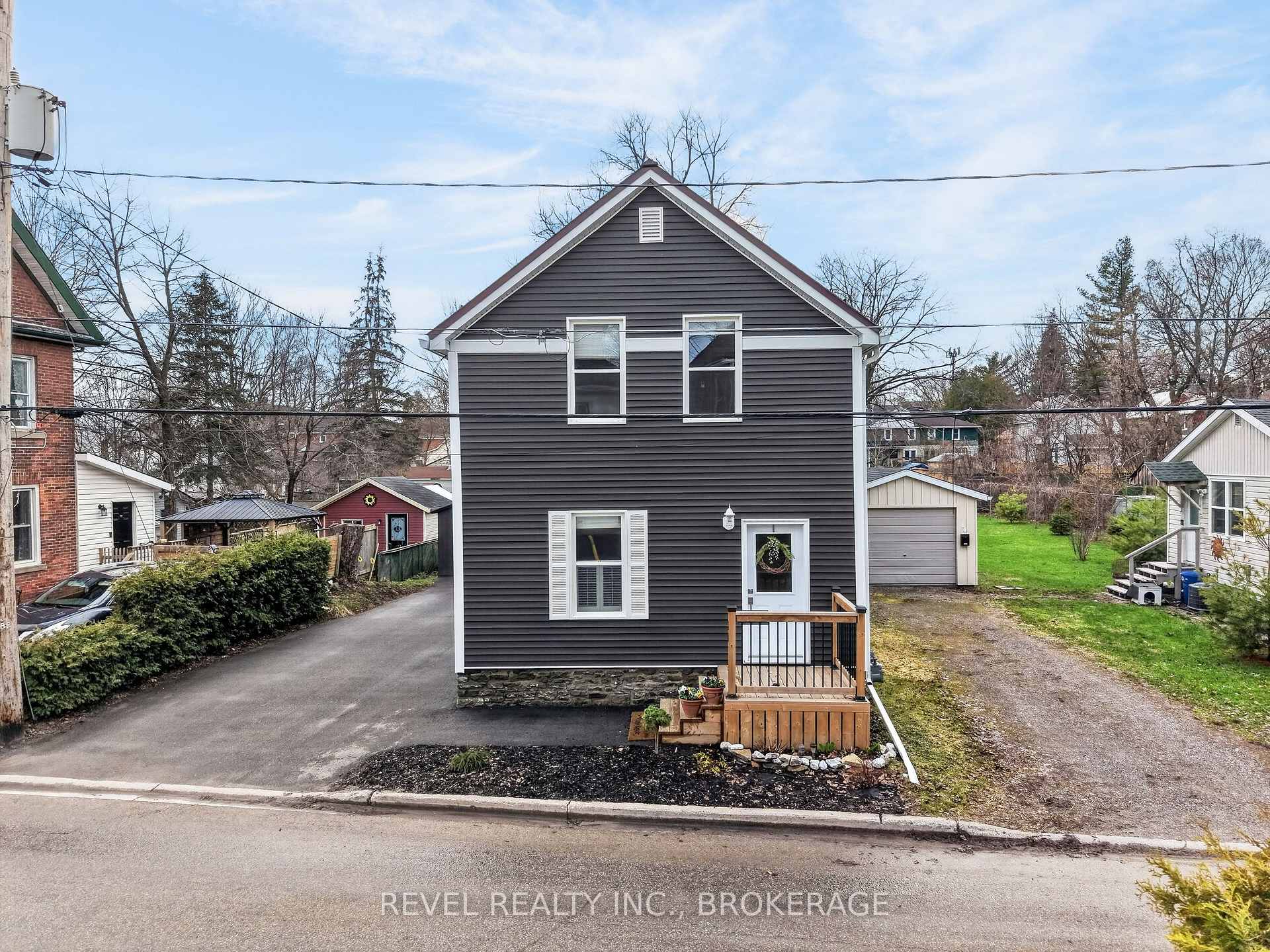 Photo 1 of 38 Bennett Street, Brockville, Brockville — HOMEH