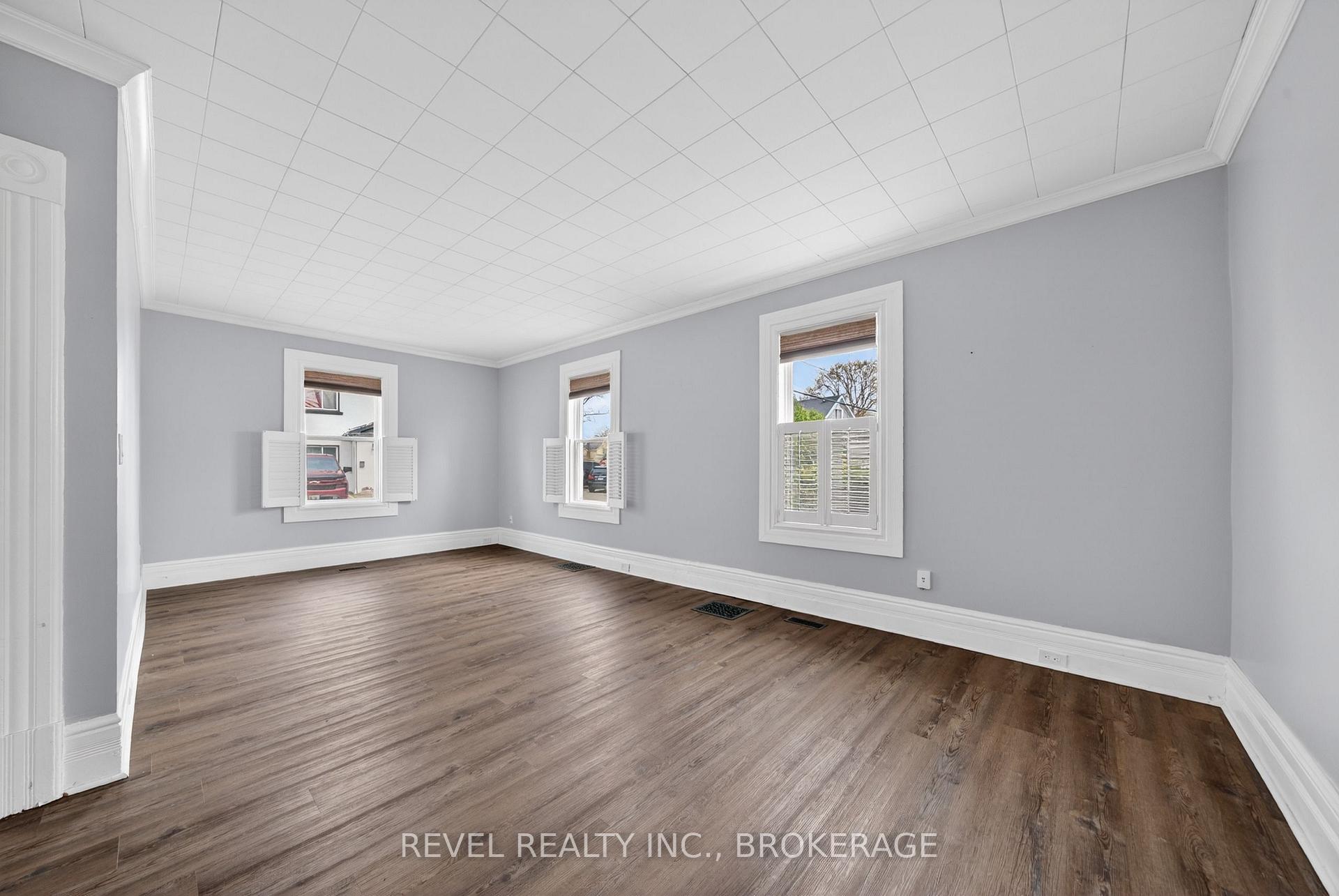 Photo 7 of 38 Bennett Street, Brockville, Brockville — HOMEH