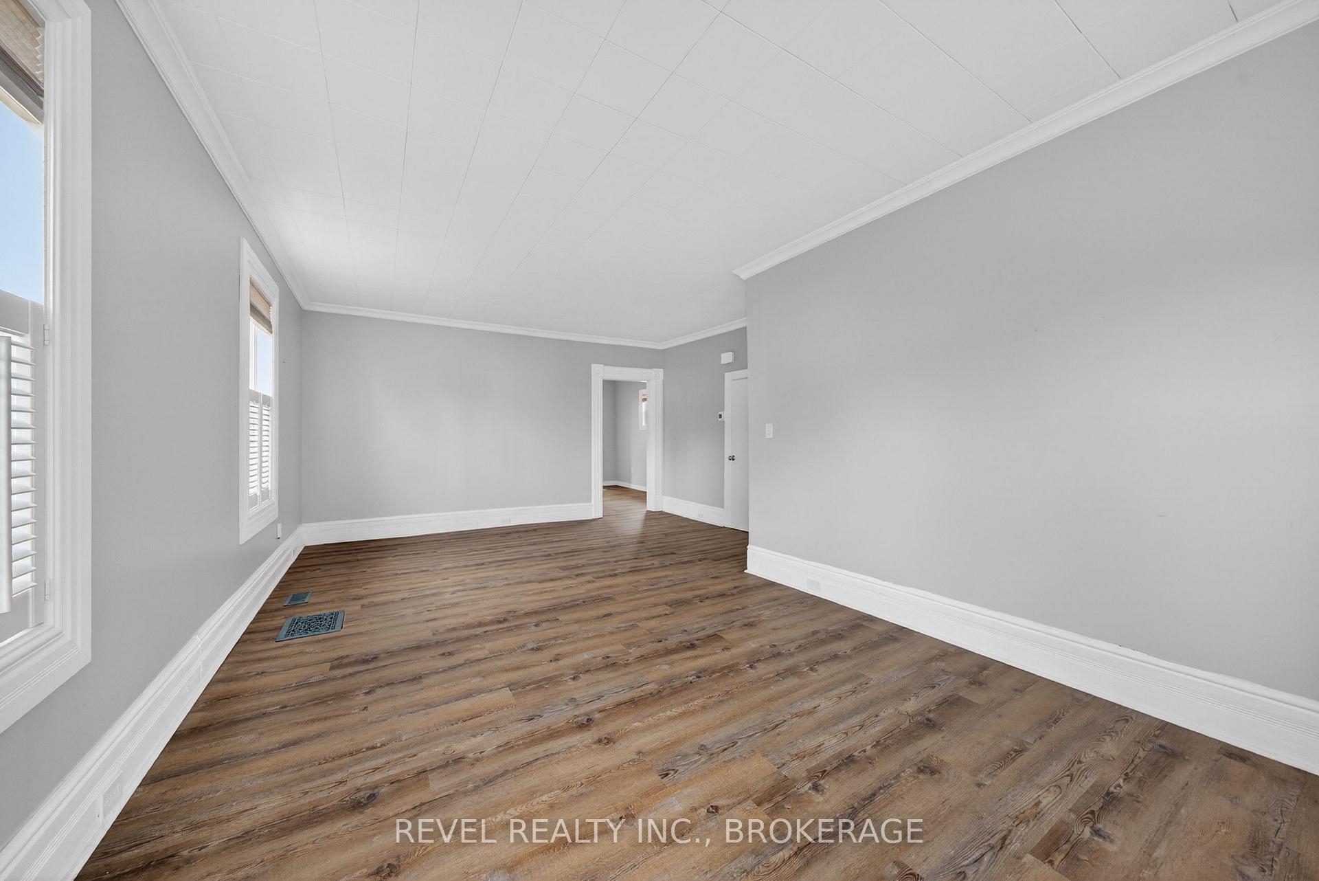 Photo 9 of 38 Bennett Street, Brockville, Brockville — HOMEH