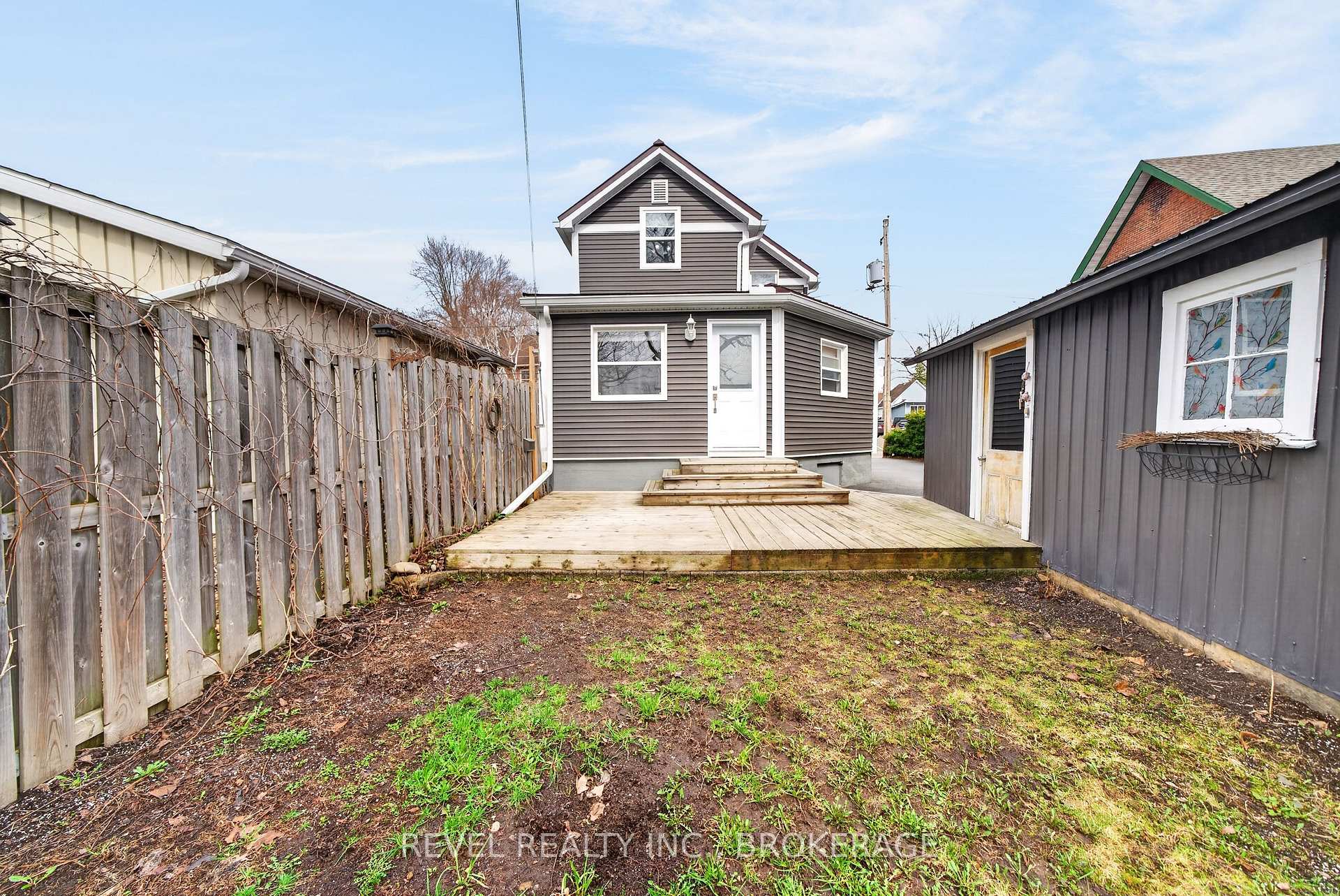 Photo 27 of 38 Bennett Street, Brockville, Brockville — HOMEH