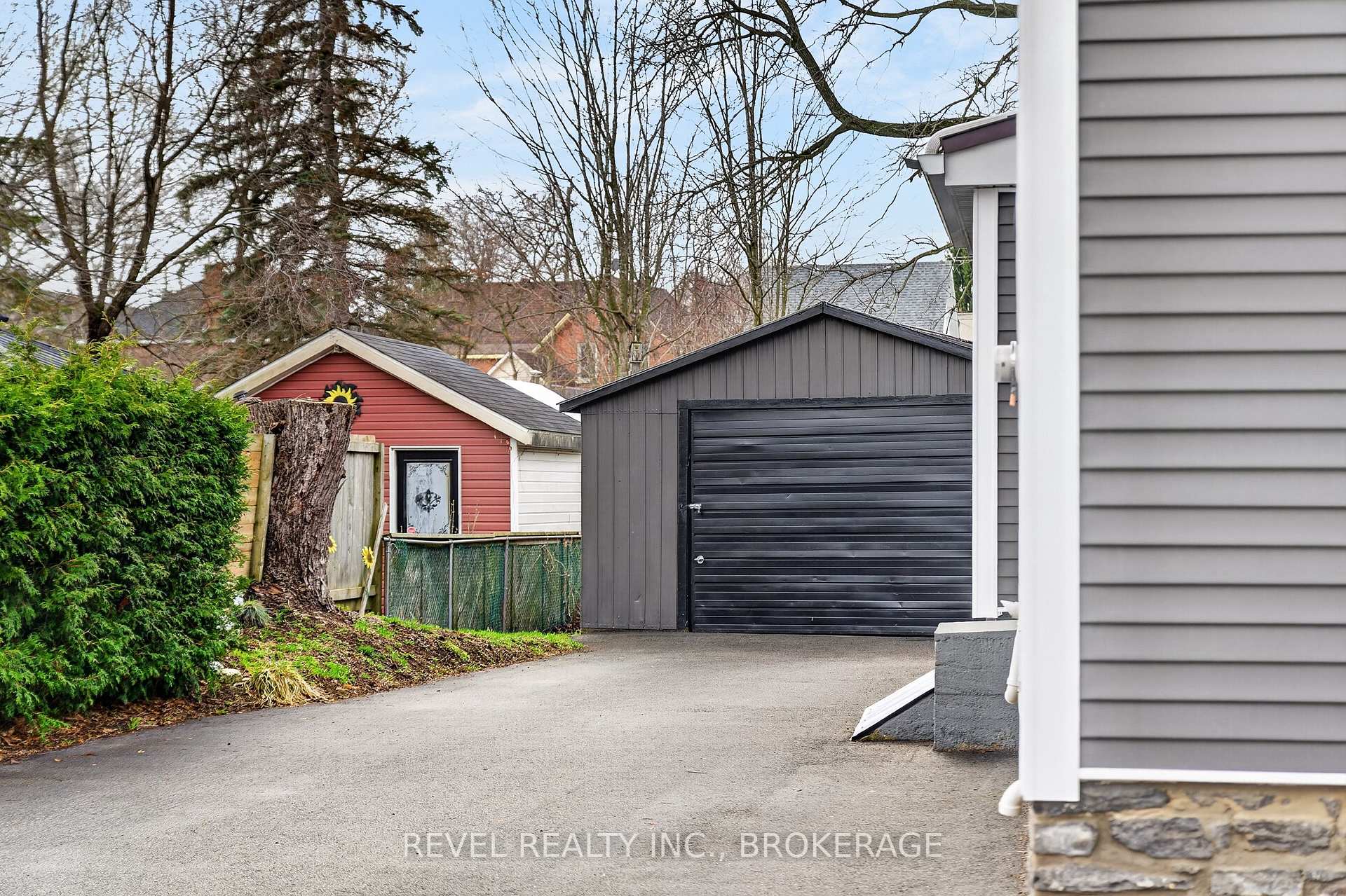 Photo 31 of 38 Bennett Street, Brockville, Brockville — HOMEH