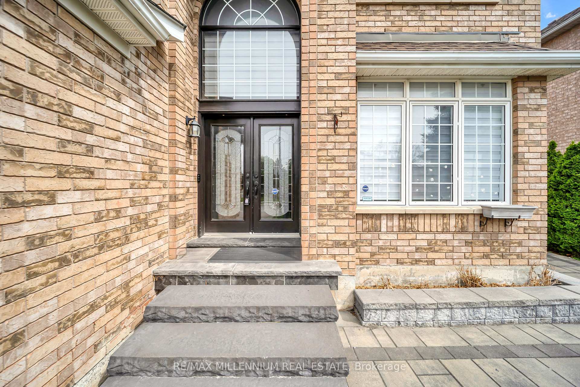 Photo 3 of 161 Julia Valentia Avenue, Vaughan, Sonoma Heights — HOMEH