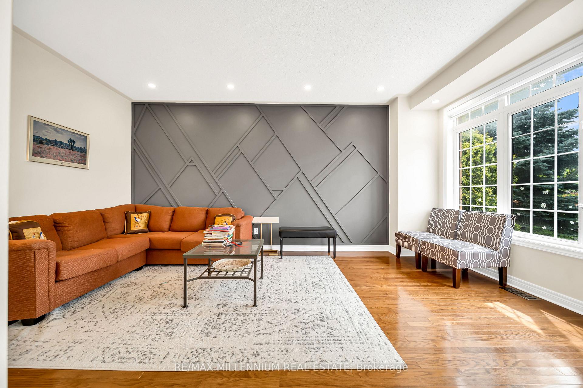 Photo 6 of 161 Julia Valentia Avenue, Vaughan, Sonoma Heights — HOMEH