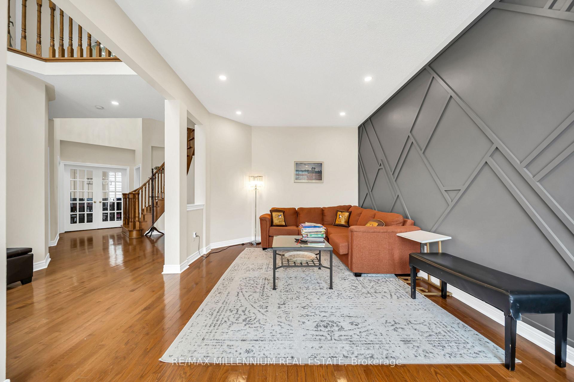 Photo 7 of 161 Julia Valentia Avenue, Vaughan, Sonoma Heights — HOMEH
