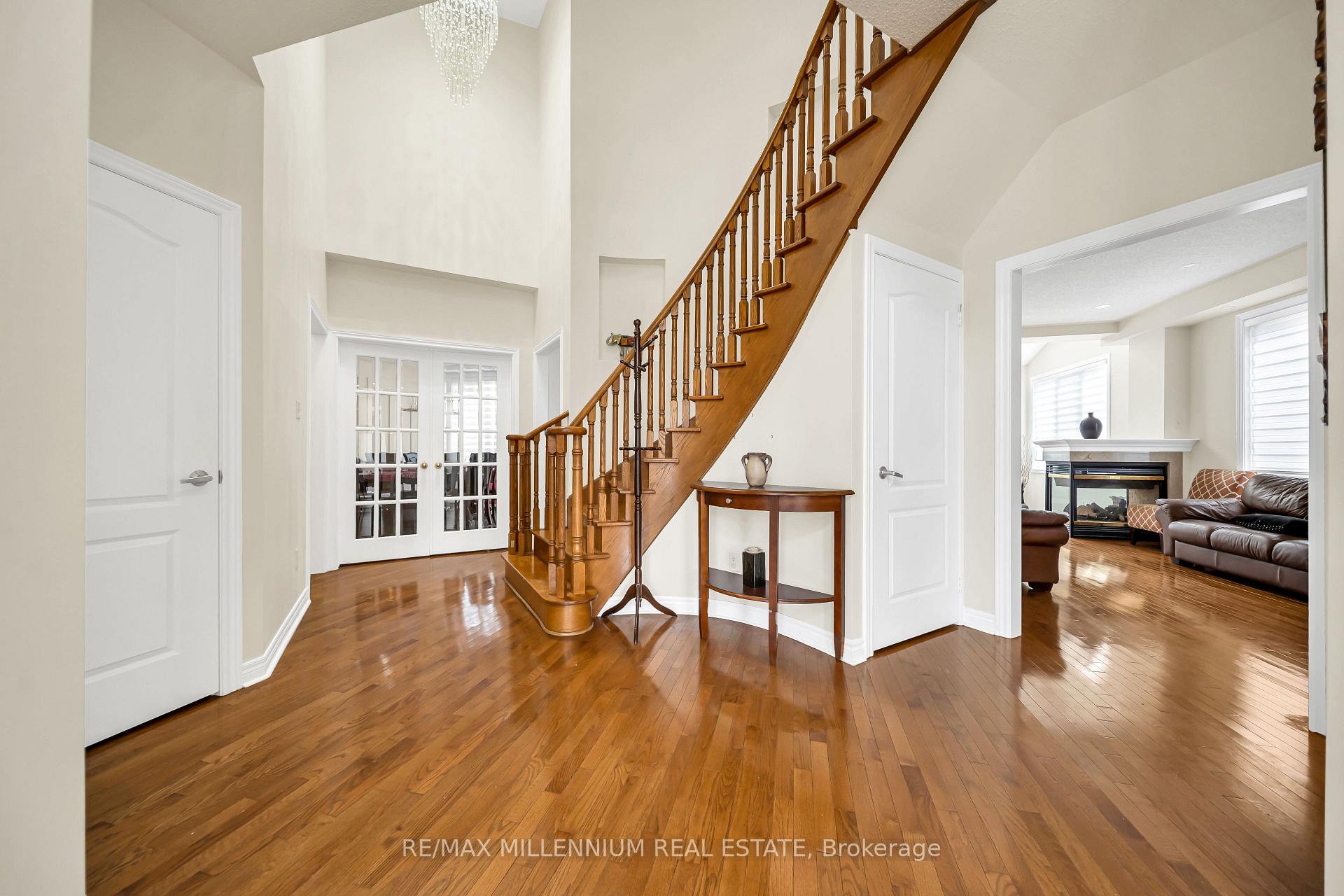 Photo 9 of 161 Julia Valentia Avenue, Vaughan, Sonoma Heights — HOMEH