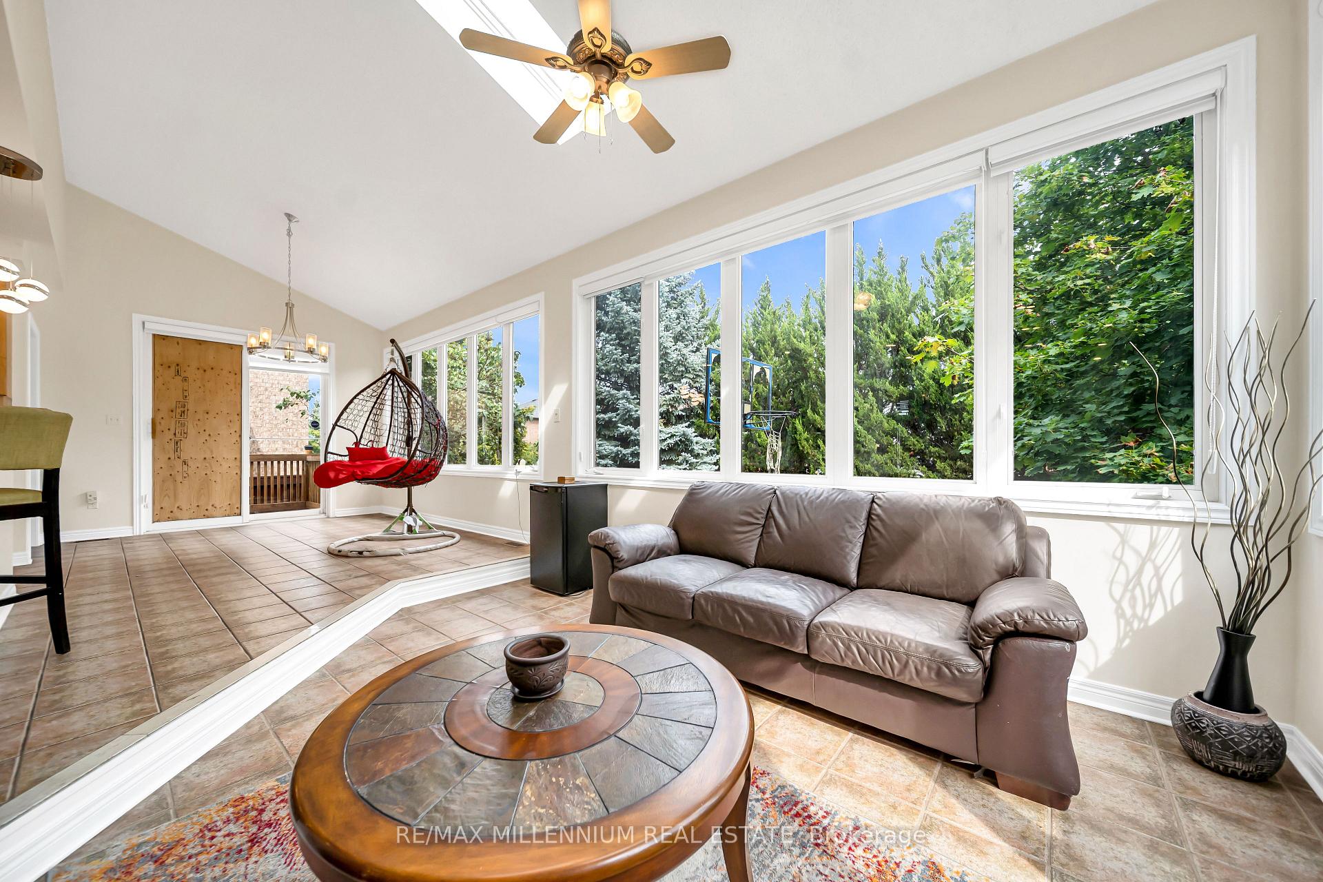 Photo 14 of 161 Julia Valentia Avenue, Vaughan, Sonoma Heights — HOMEH