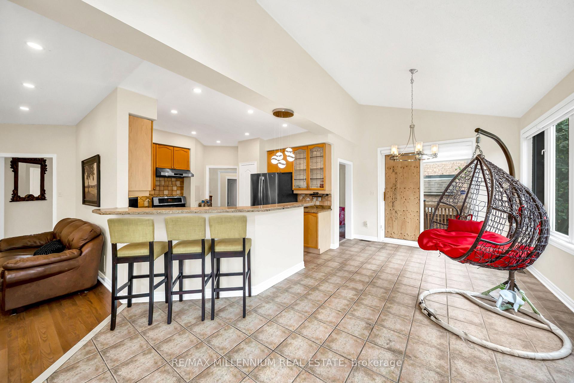 Photo 15 of 161 Julia Valentia Avenue, Vaughan, Sonoma Heights — HOMEH