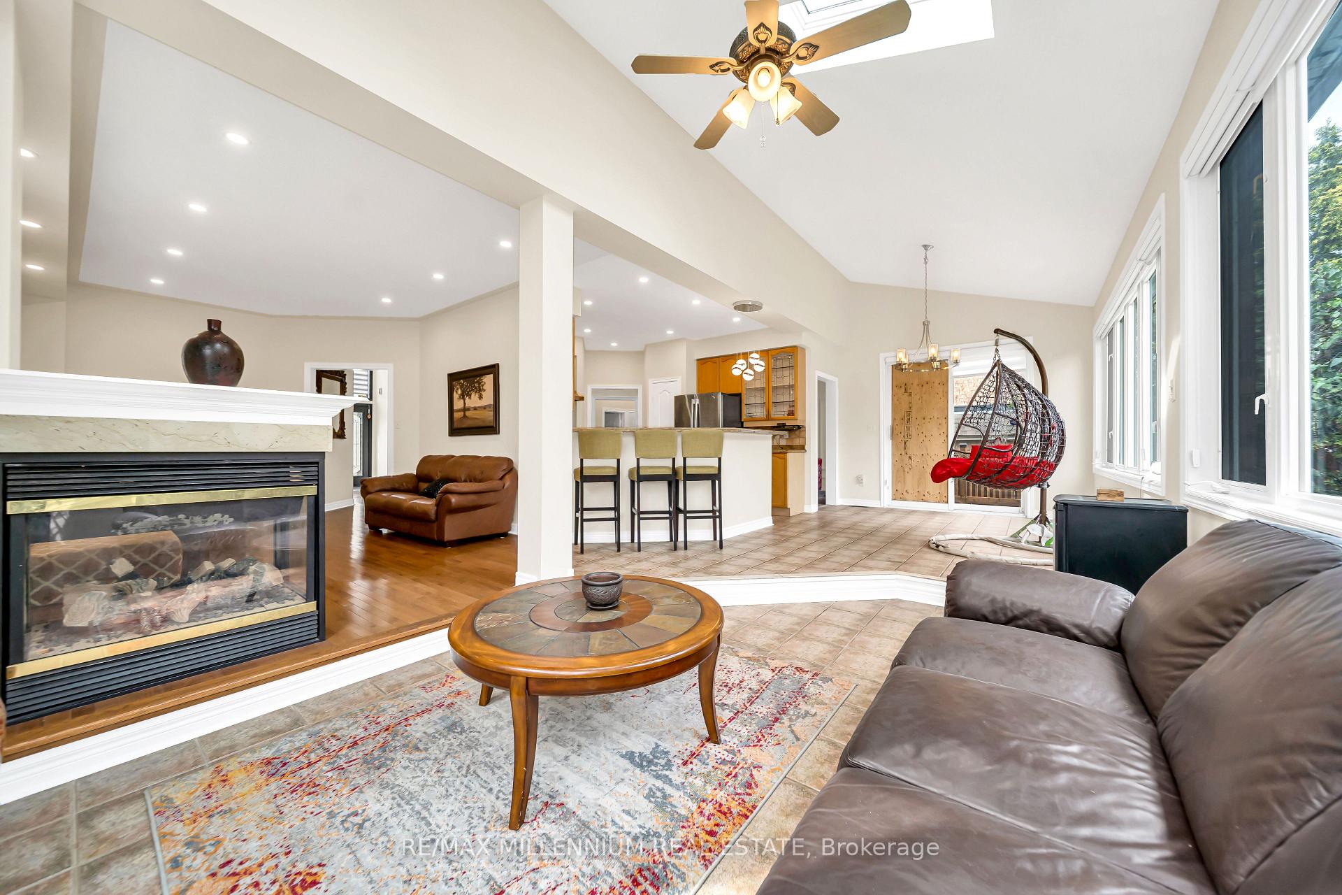 Photo 16 of 161 Julia Valentia Avenue, Vaughan, Sonoma Heights — HOMEH
