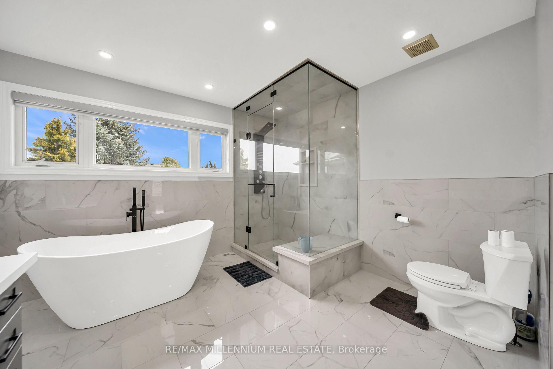 Photo 32 of 161 Julia Valentia Avenue, Vaughan, Sonoma Heights — HOMEH