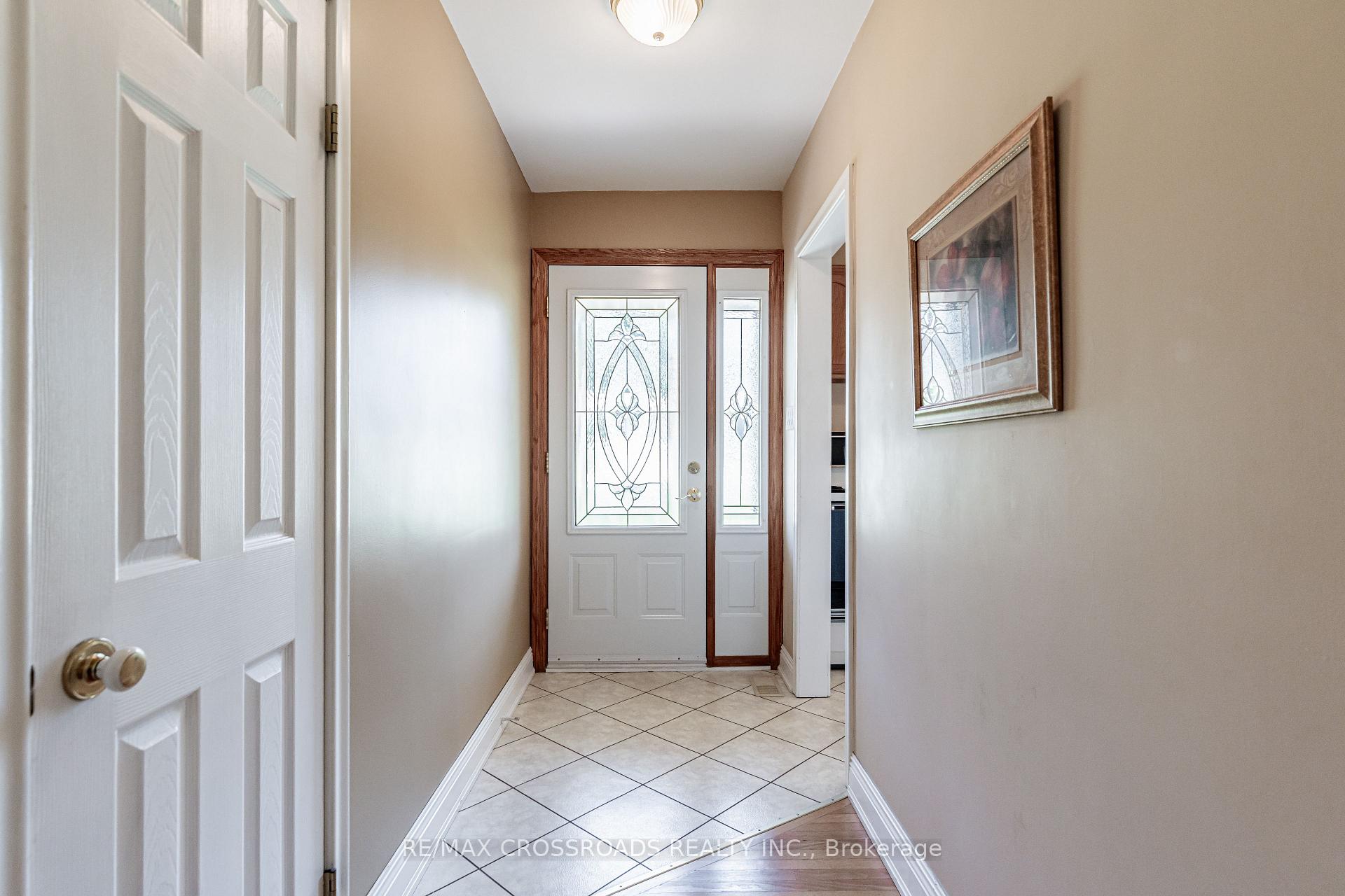 Photo 12 of 166 Elizabeth Crescent N, Whitby, Blue Grass Meadows — HOMEH