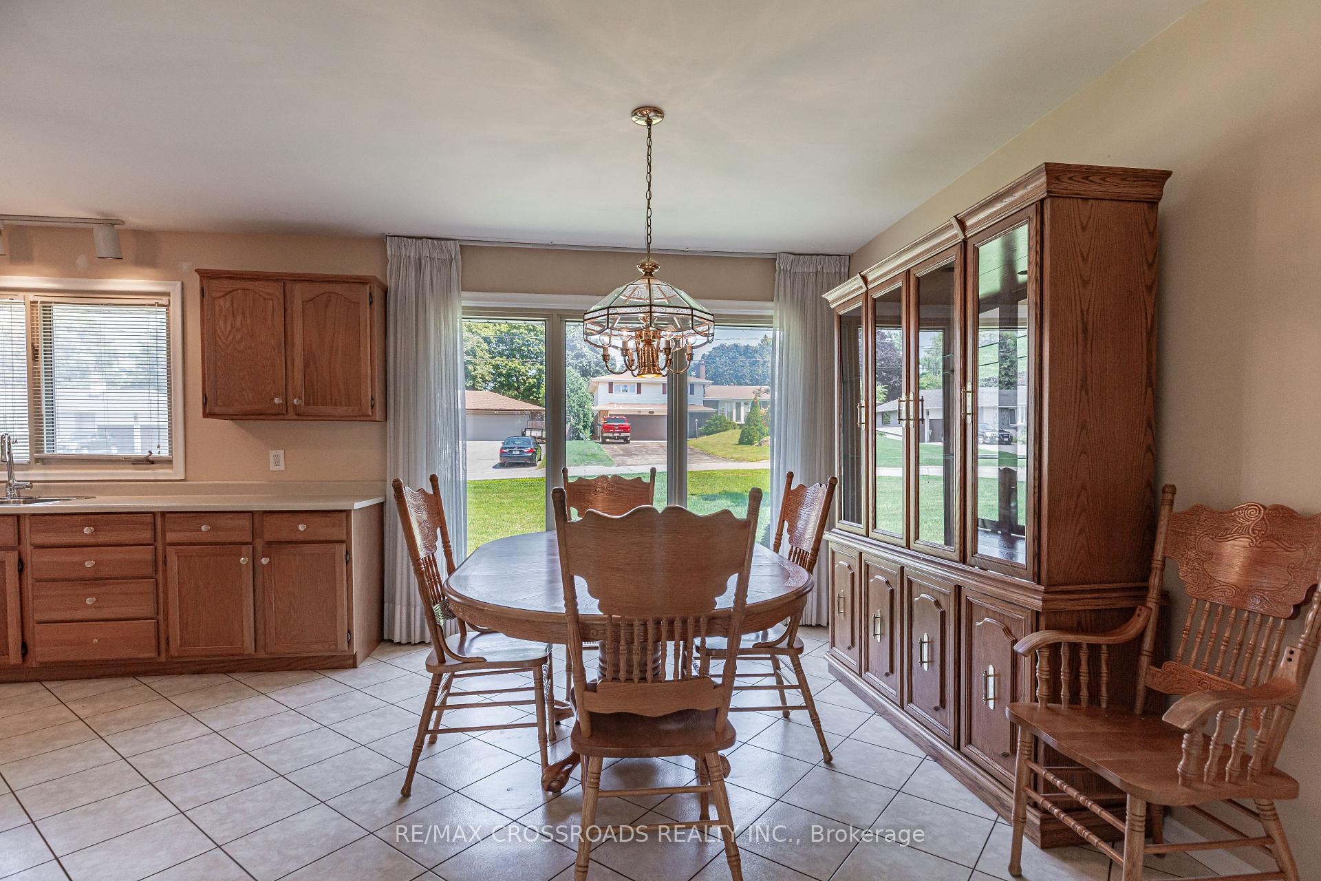 Photo 18 of 166 Elizabeth Crescent N, Whitby, Blue Grass Meadows — HOMEH