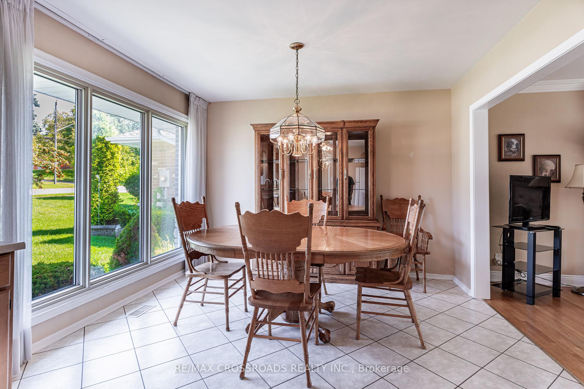 Photo 21 of 166 Elizabeth Crescent N, Whitby, Blue Grass Meadows — HOMEH