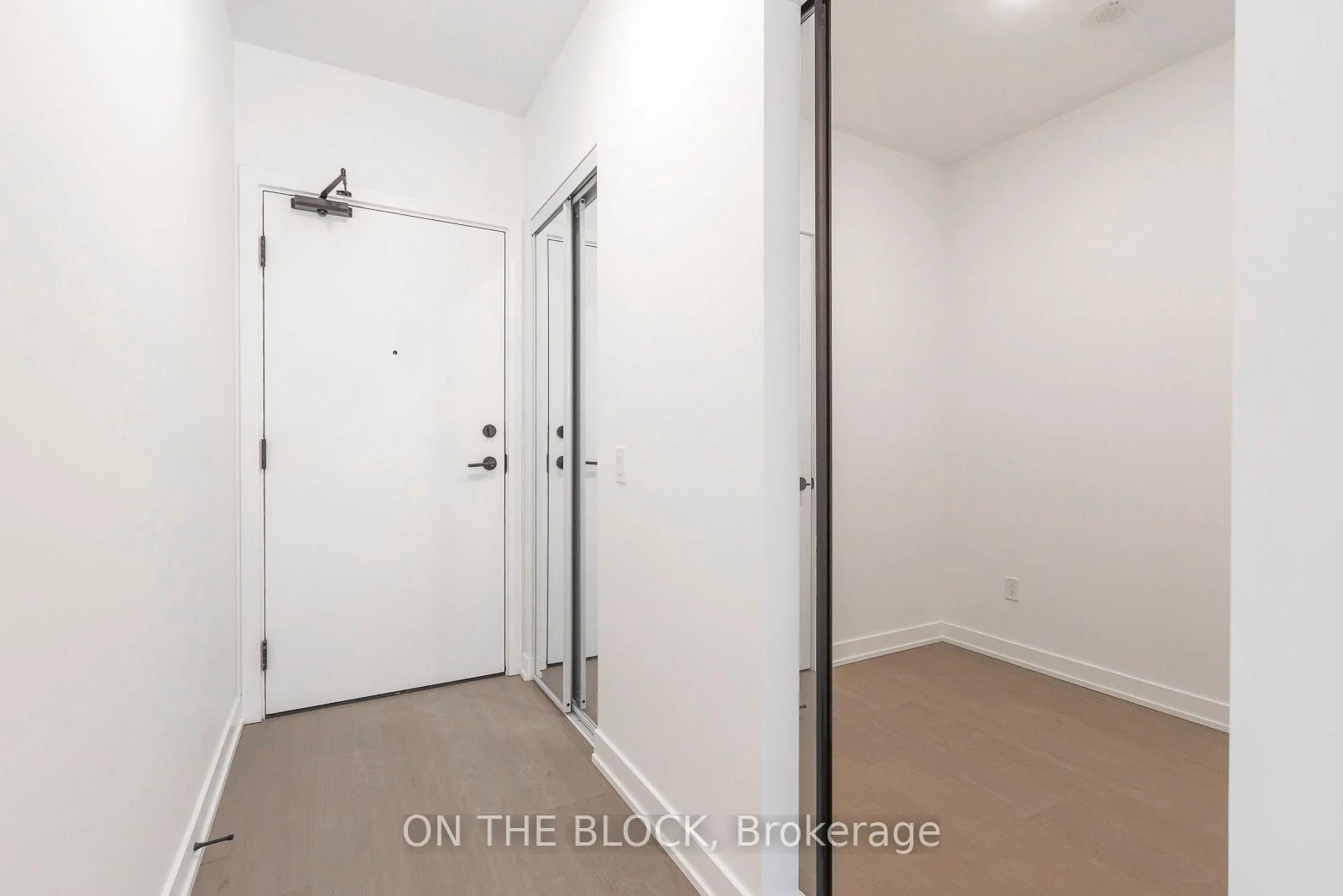 Photo 2 of Unit 830, 91 Montclair Avenue, Toronto, Forest Hill South — HOMEH