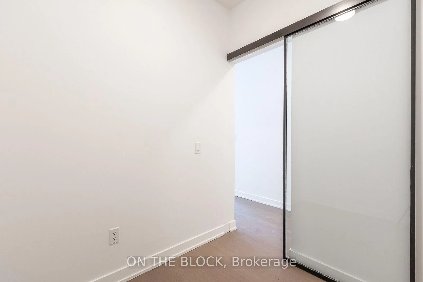 Photo 4 of Unit 830, 91 Montclair Avenue, Toronto, Forest Hill South — HOMEH