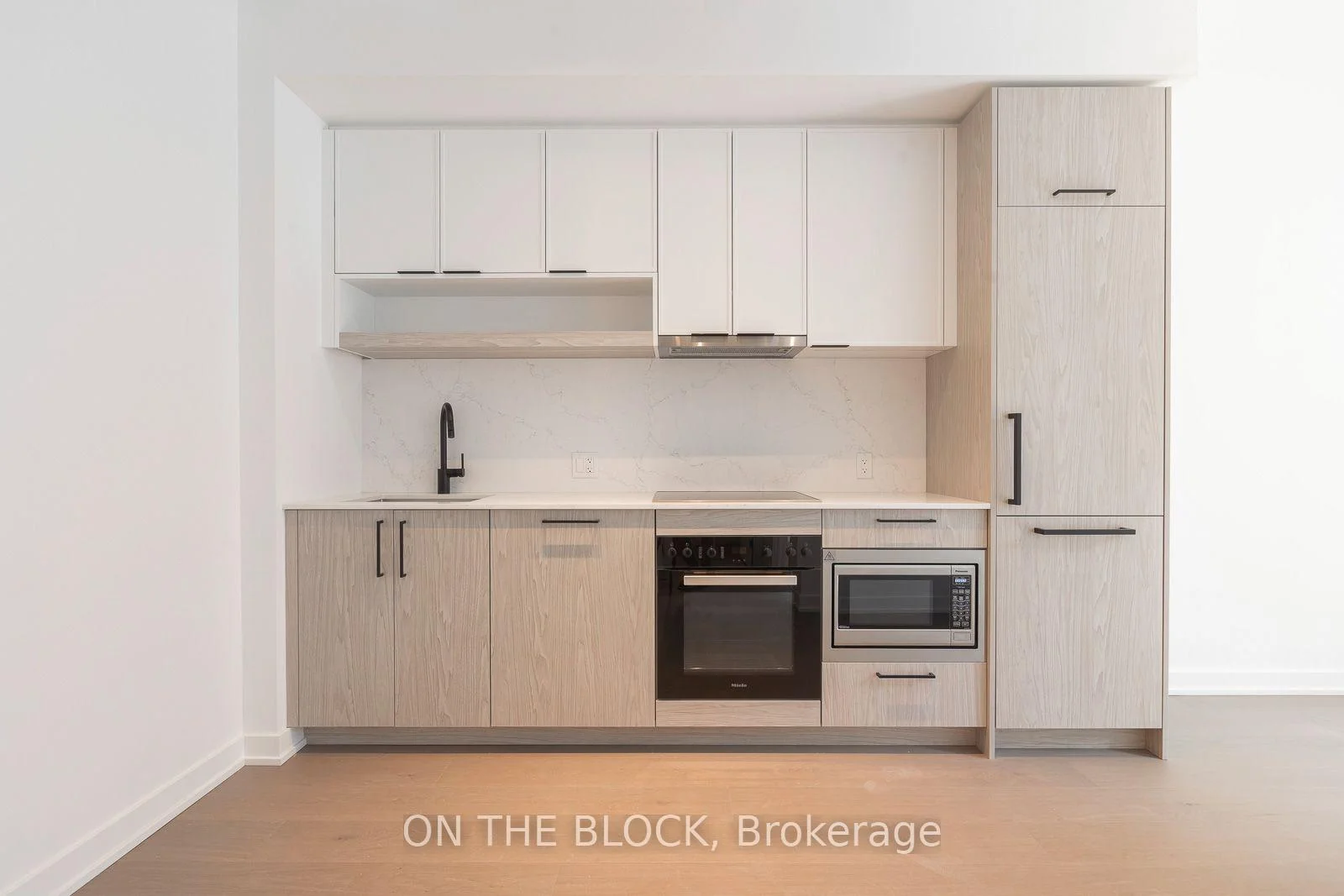 Photo 6 of Unit 830, 91 Montclair Avenue, Toronto, Forest Hill South — HOMEH
