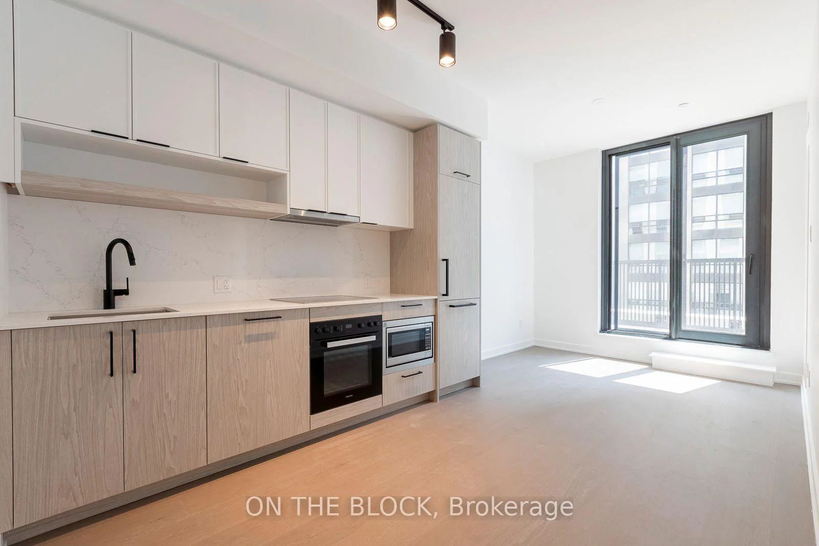 Photo 7 of Unit 830, 91 Montclair Avenue, Toronto, Forest Hill South — HOMEH