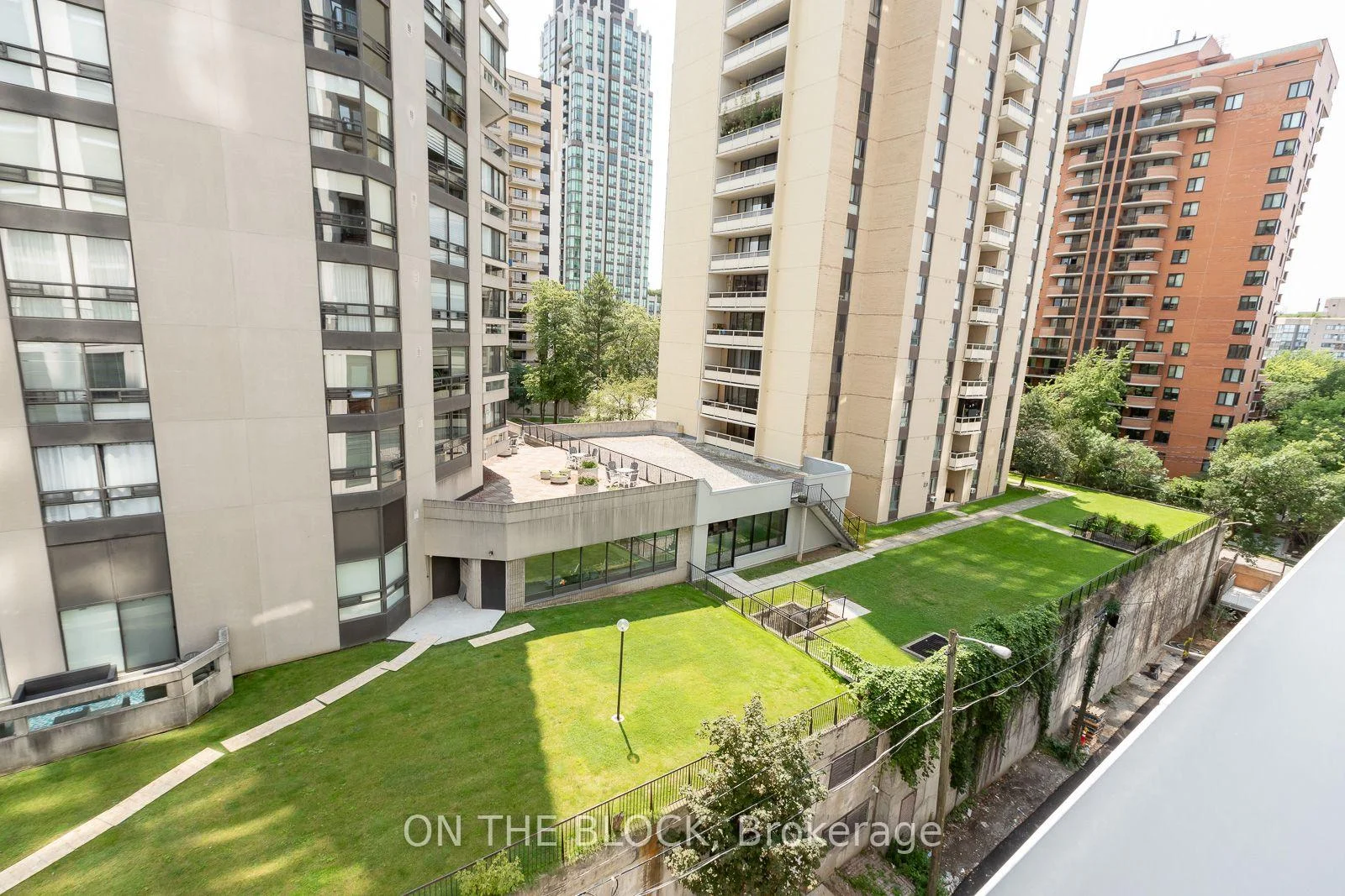 Photo 22 of Unit 830, 91 Montclair Avenue, Toronto, Forest Hill South — HOMEH