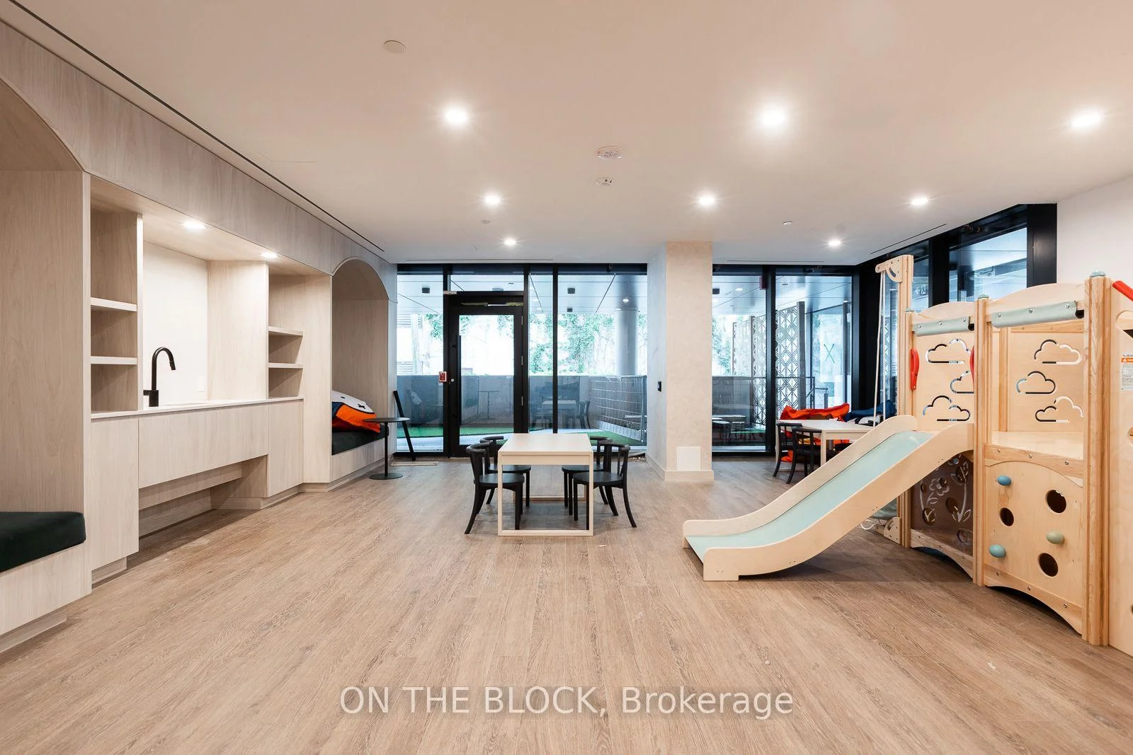 Photo 27 of Unit 830, 91 Montclair Avenue, Toronto, Forest Hill South — HOMEH