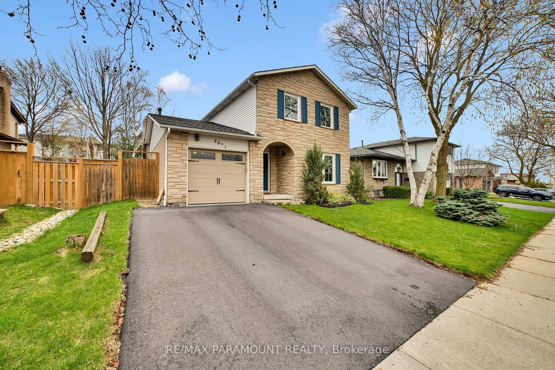 Photo 2 of 2641 Cavendish Drive, Burlington, Brant Hills — HOMEH