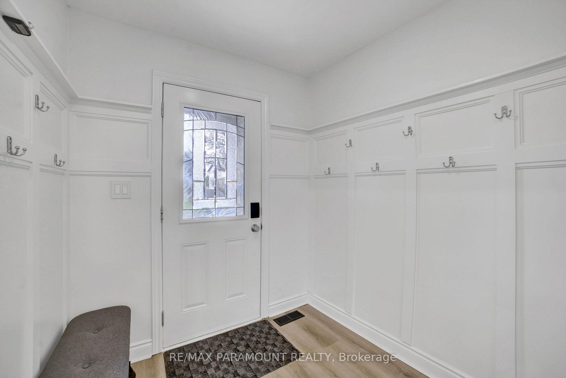 Photo 3 of 2641 Cavendish Drive, Burlington, Brant Hills — HOMEH