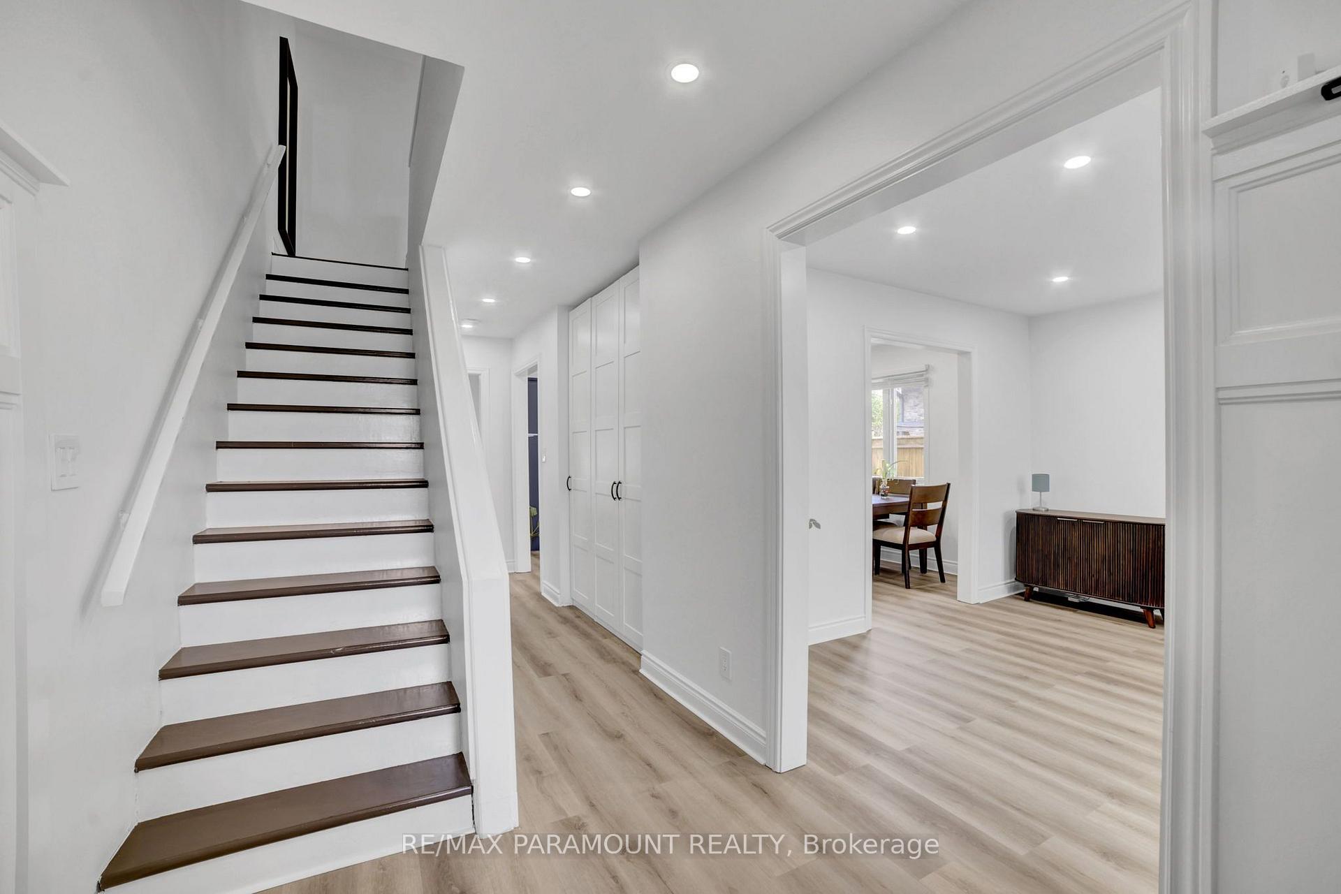 Photo 4 of 2641 Cavendish Drive, Burlington, Brant Hills — HOMEH