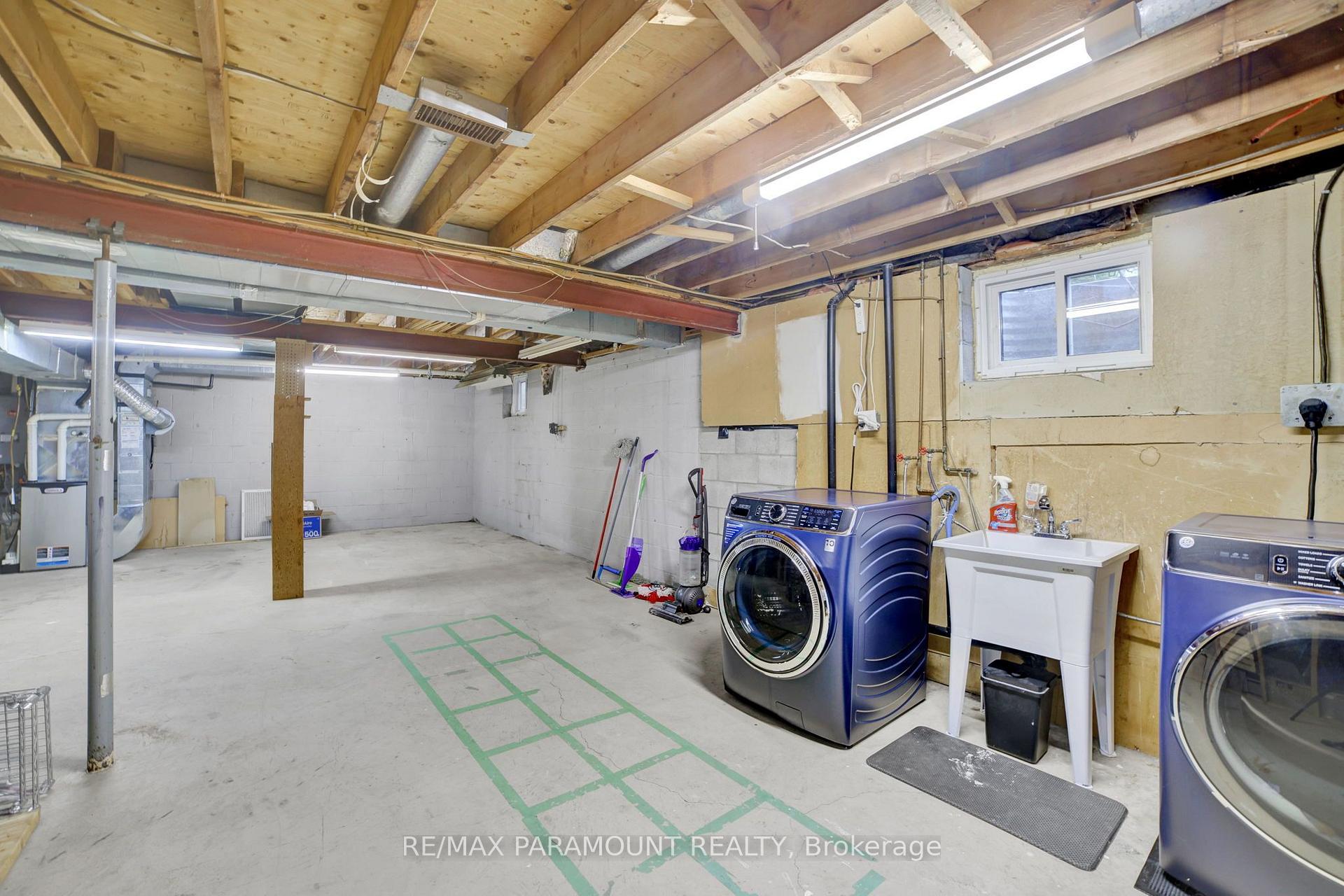 Photo 32 of 2641 Cavendish Drive, Burlington, Brant Hills — HOMEH