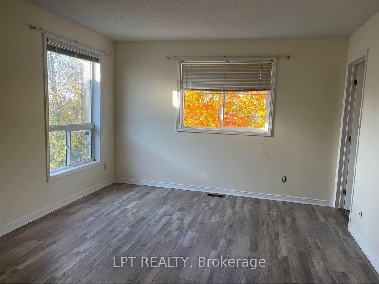 Photo 2 of 41 Highmont Court, Ottawa, Kanata - Kanata Lakes/Heritage Hills — HOMEH