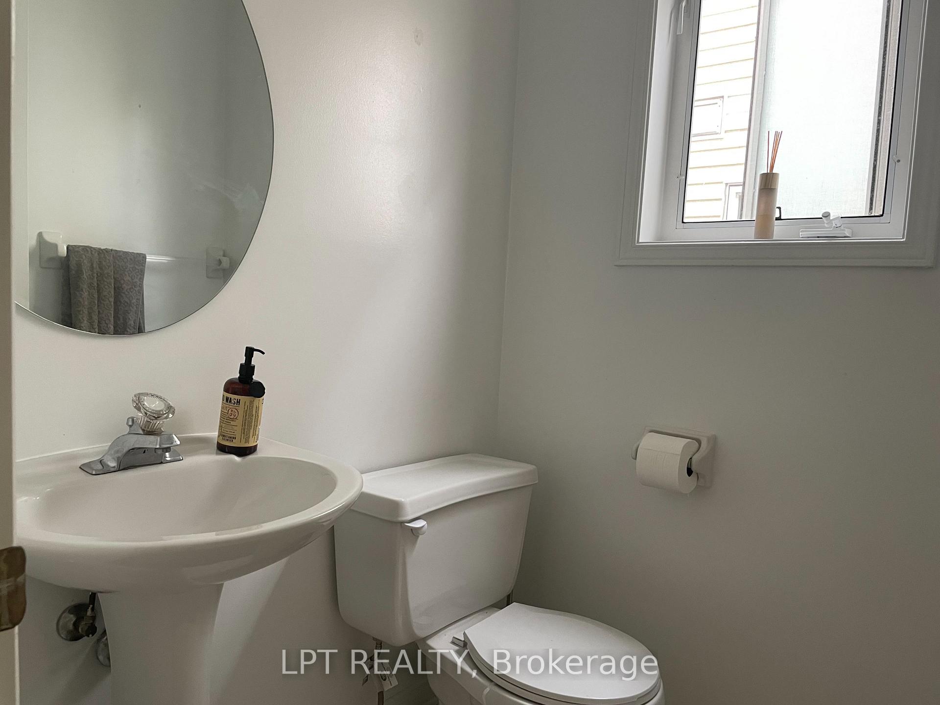 Photo 17 of 41 Highmont Court, Ottawa, Kanata - Kanata Lakes/Heritage Hills — HOMEH