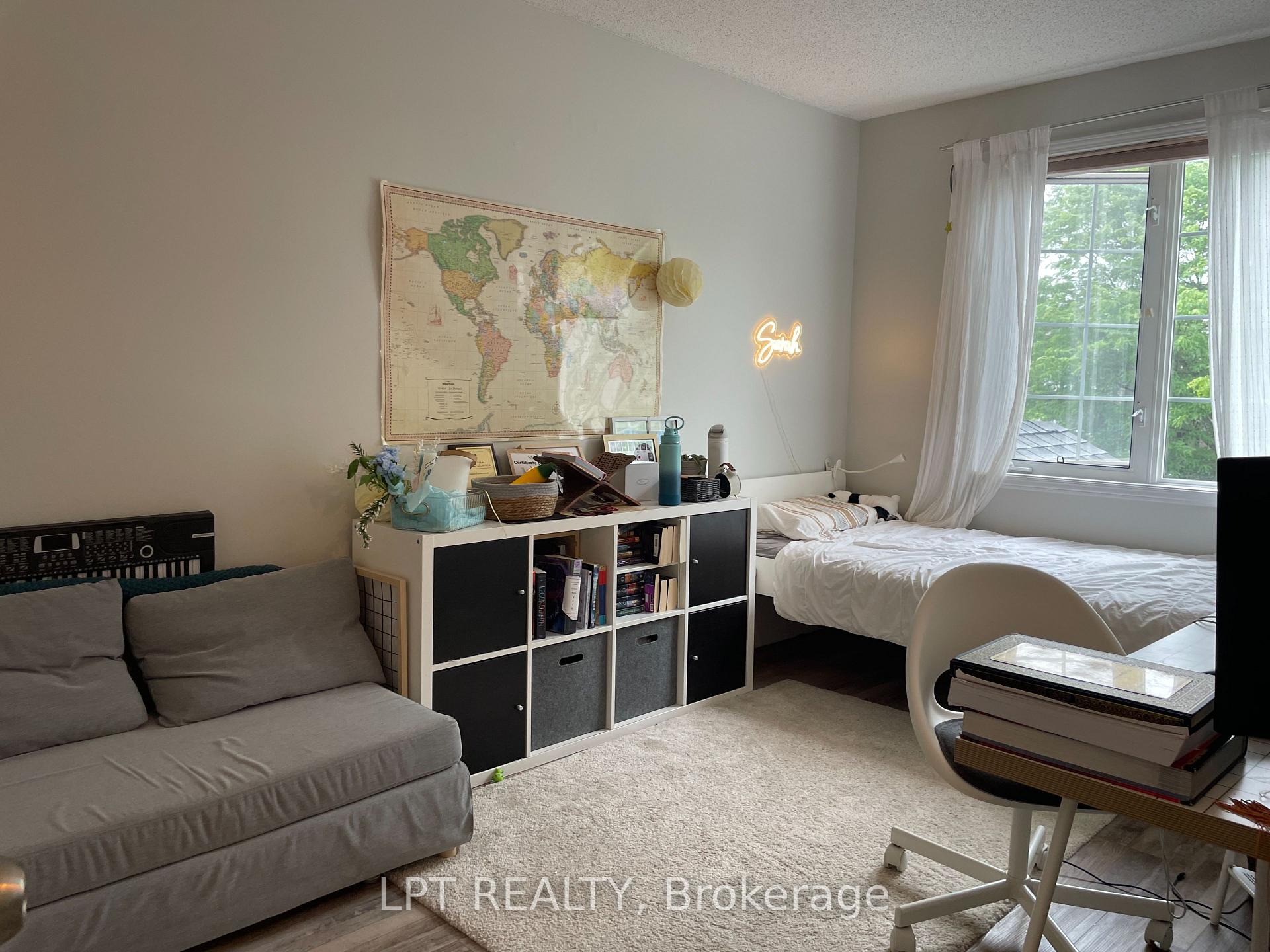 Photo 19 of 41 Highmont Court, Ottawa, Kanata - Kanata Lakes/Heritage Hills — HOMEH